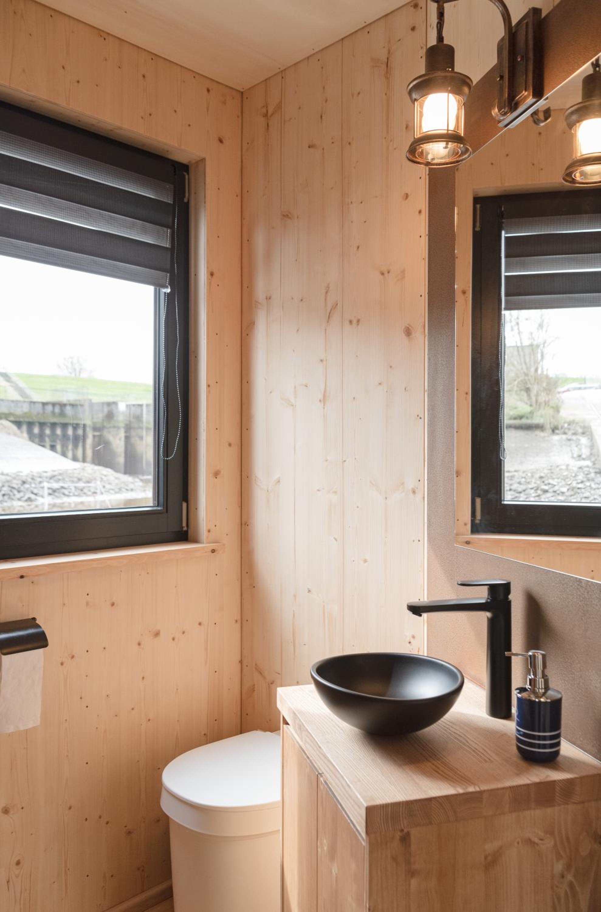 Komfort-Hausboot DIVA mit Kamin