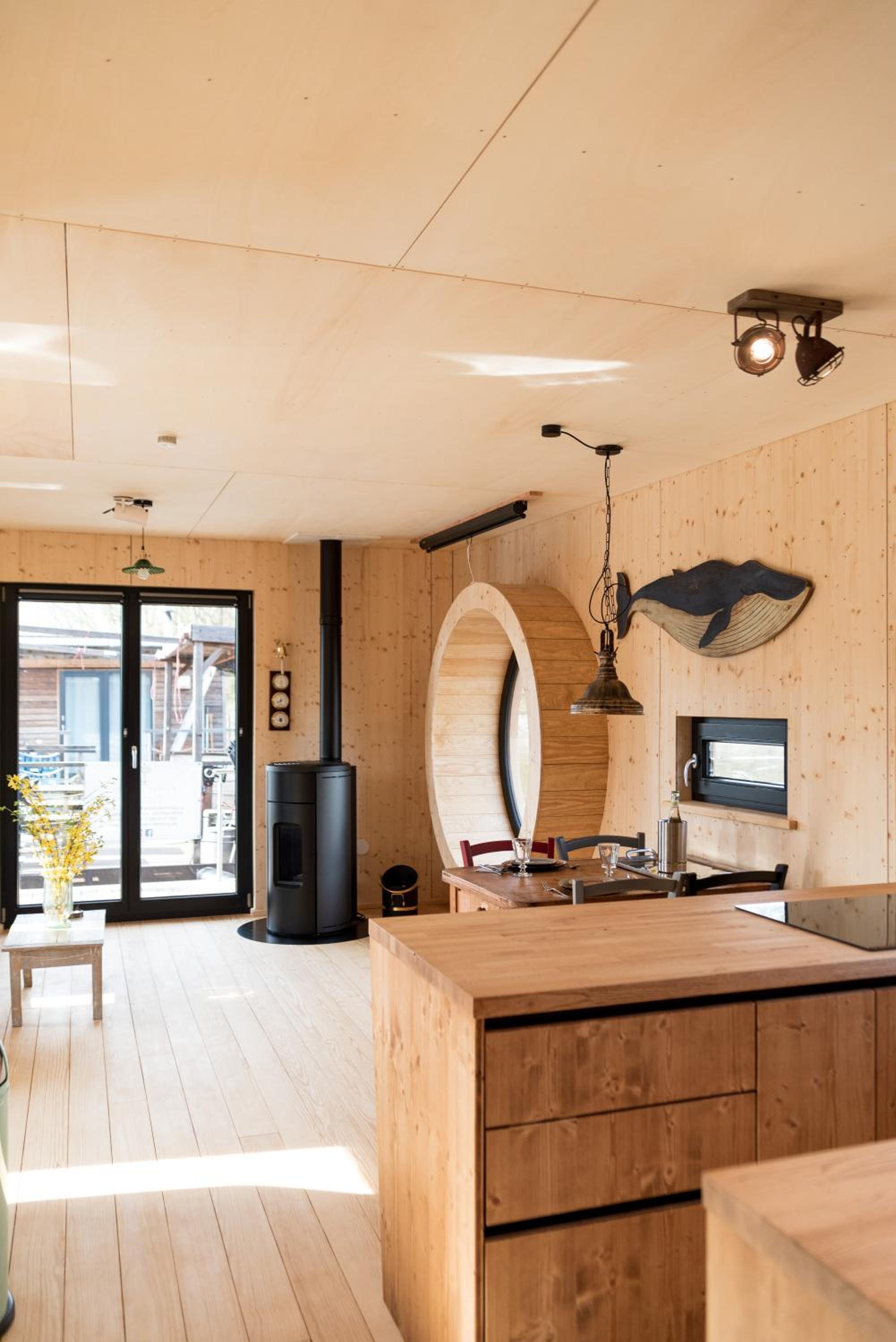 Komfort-Hausboot DIVA mit Kamin