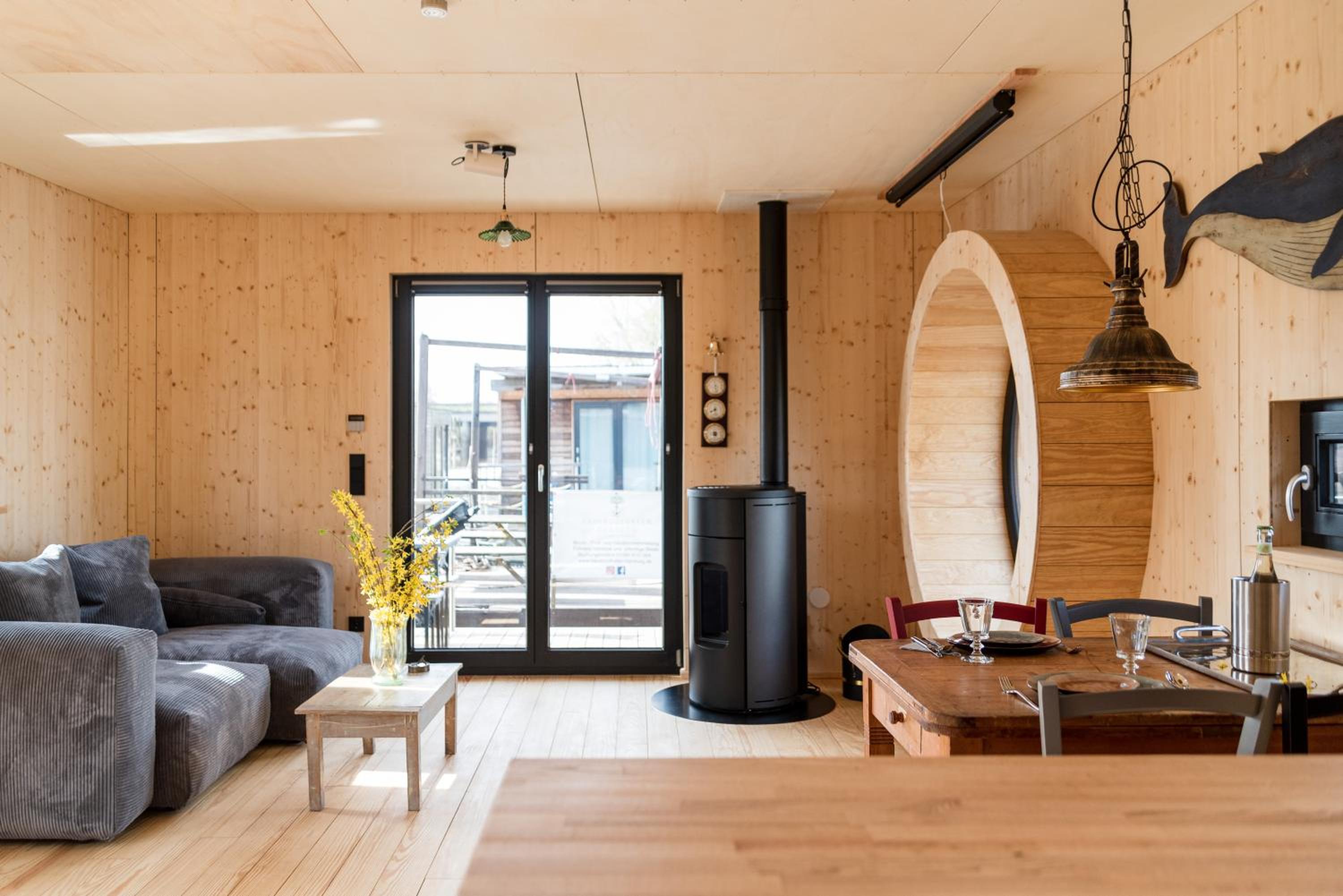 Komfort-Hausboot DIVA mit Kamin