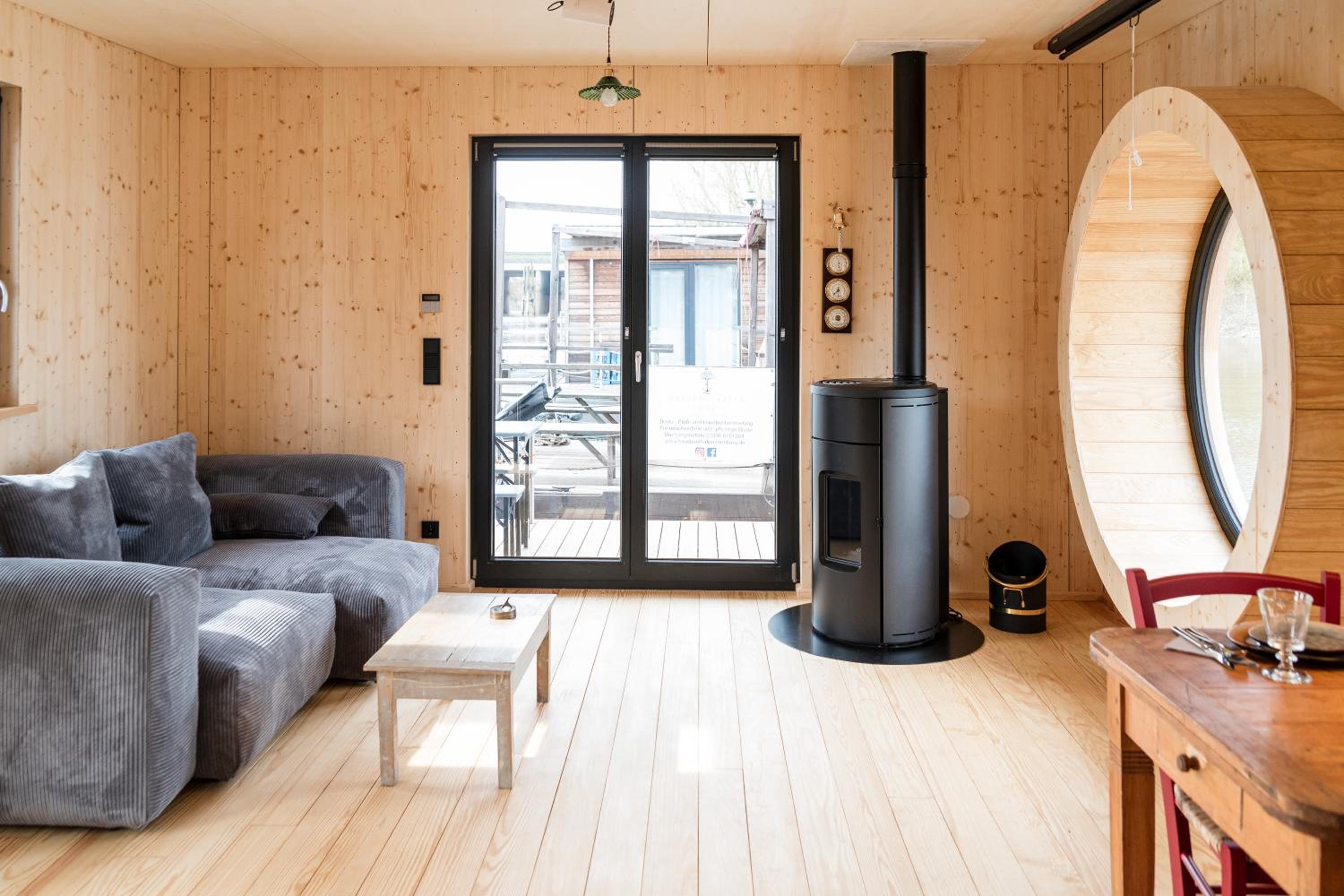 Komfort-Hausboot DIVA mit Kamin