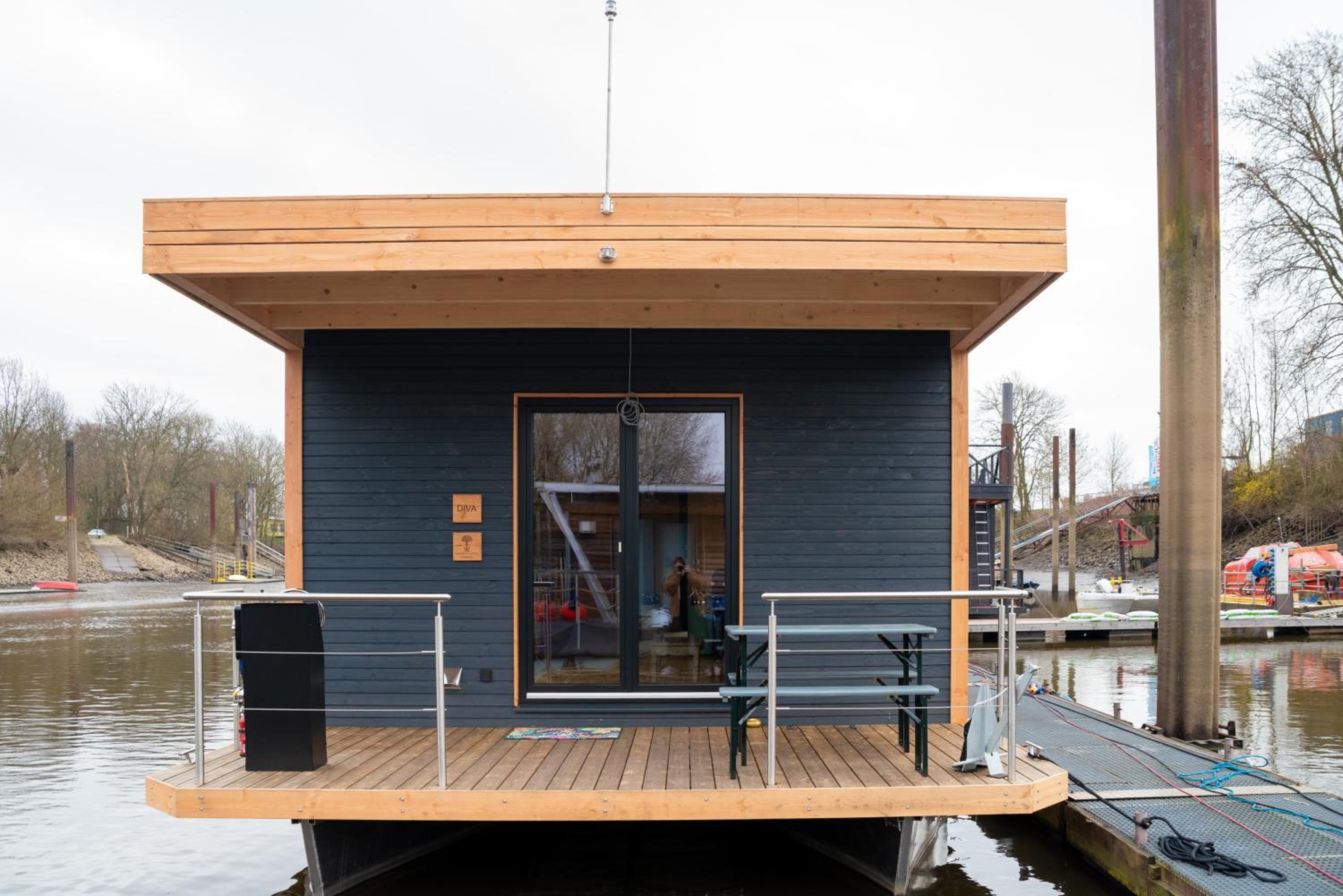 Komfort-Hausboot DIVA mit Kamin