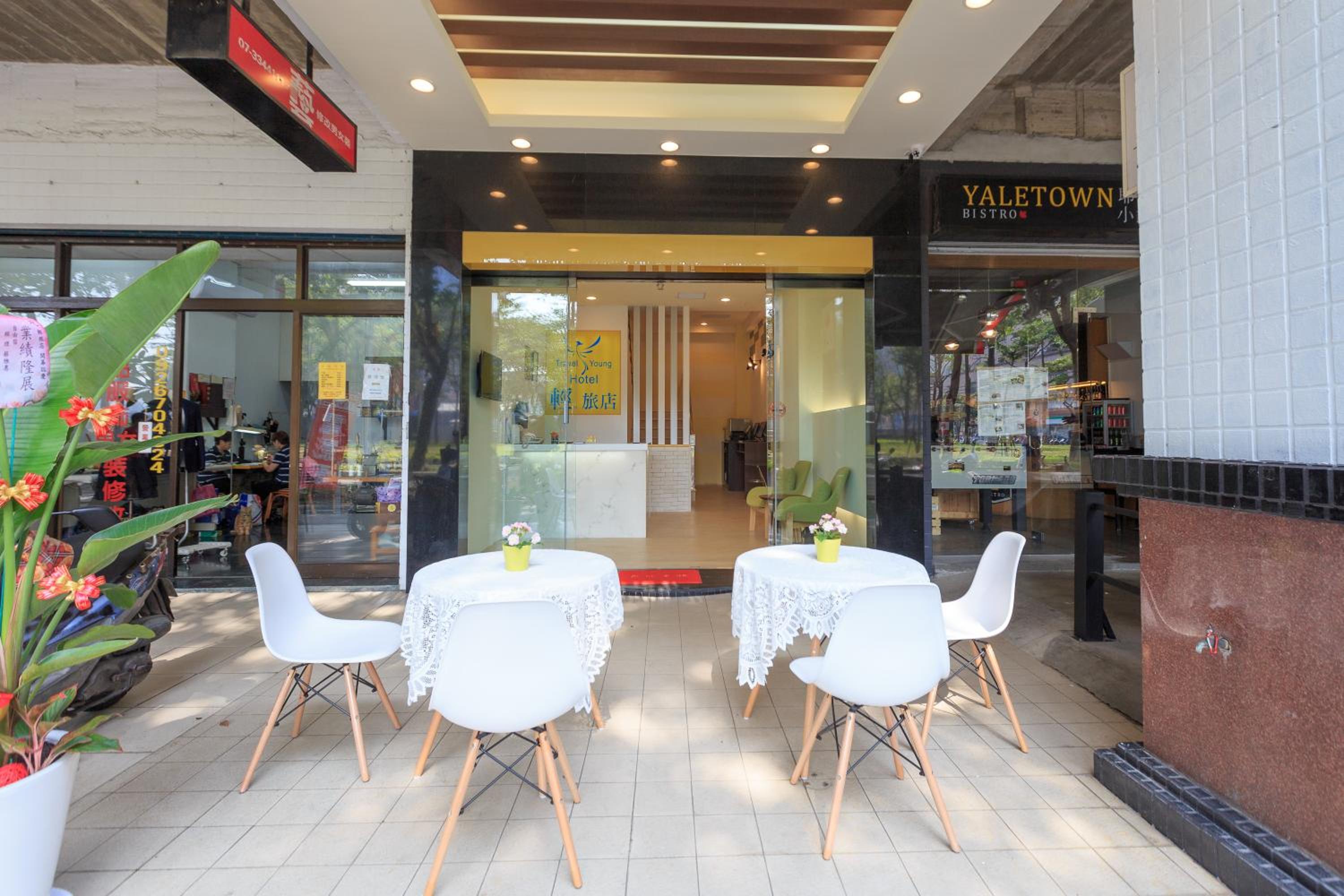 Travelyoung Hotel