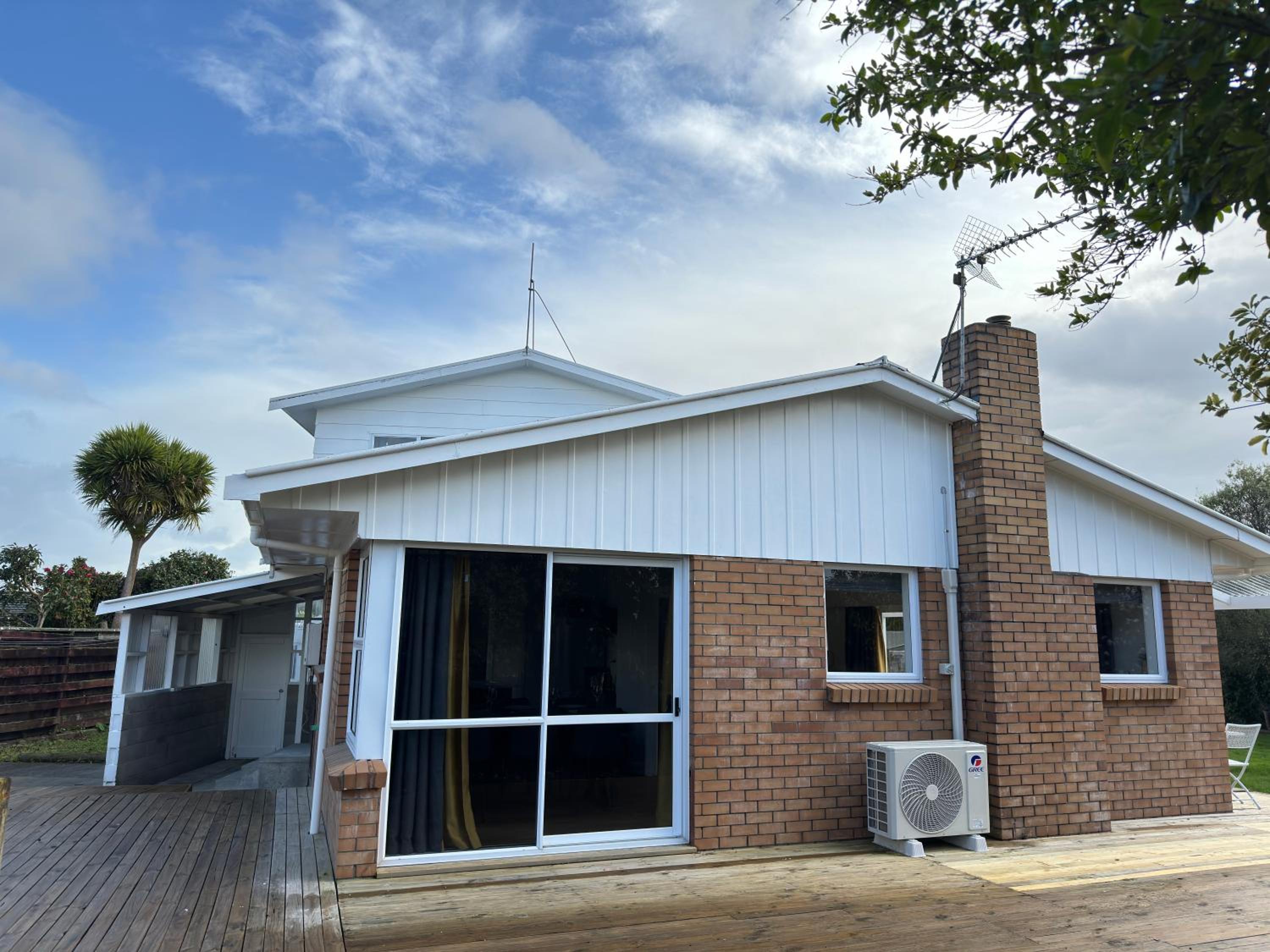 Hotel Quiet, Private And 5-bedroom Holiday House