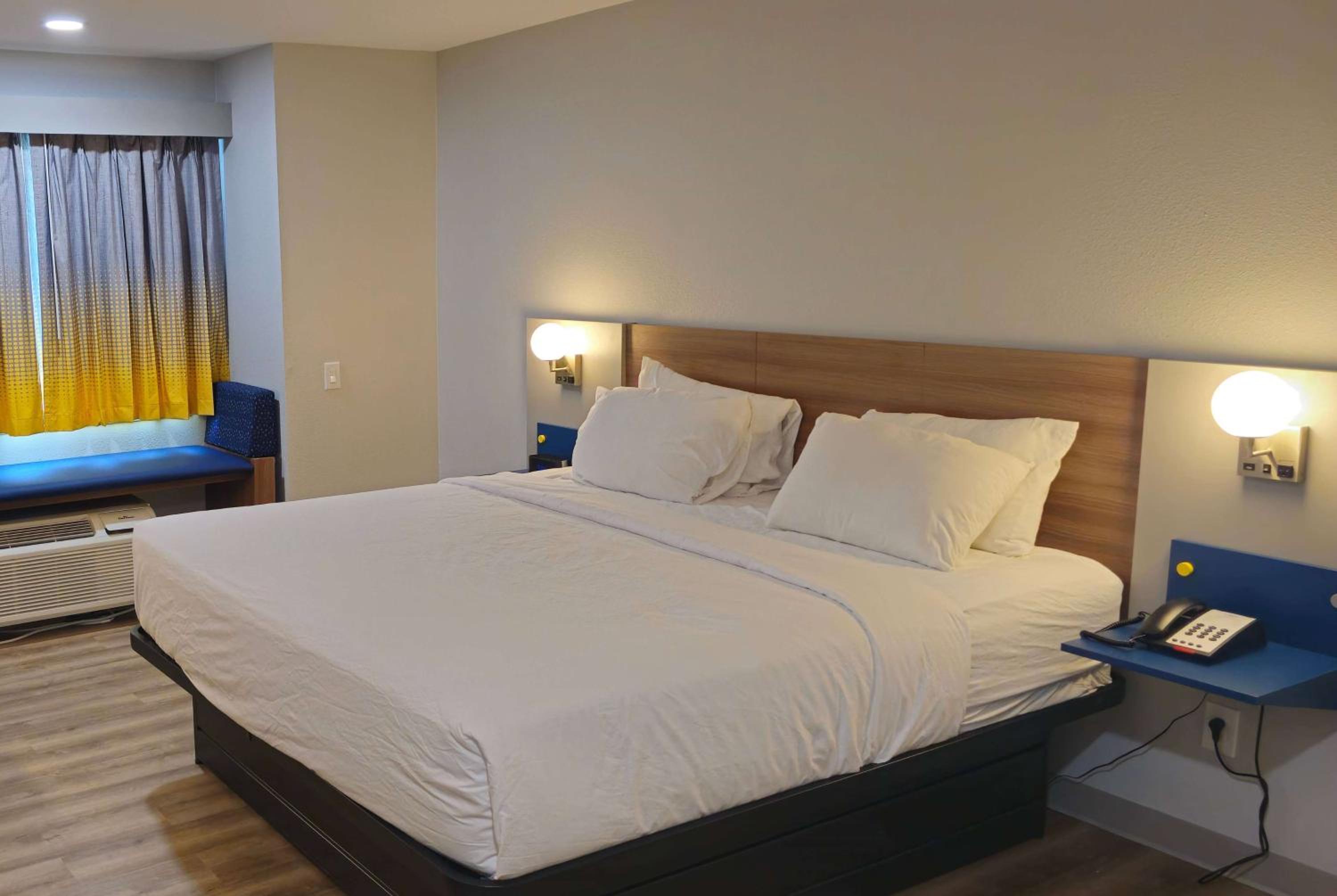 Microtel Inn & Suites by Wyndham Tulsa - Catoosa Route 66
