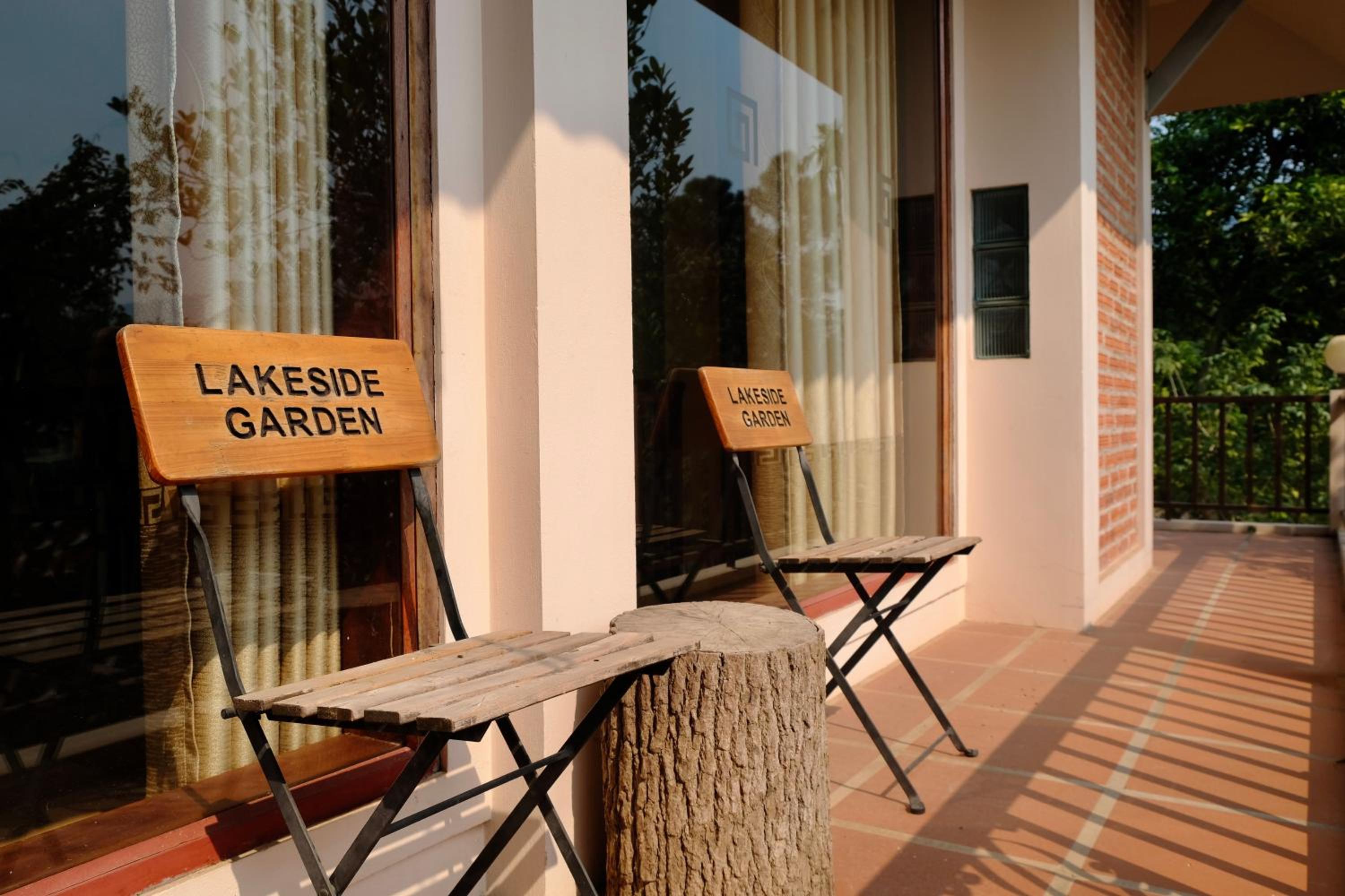 Lakeside Garden