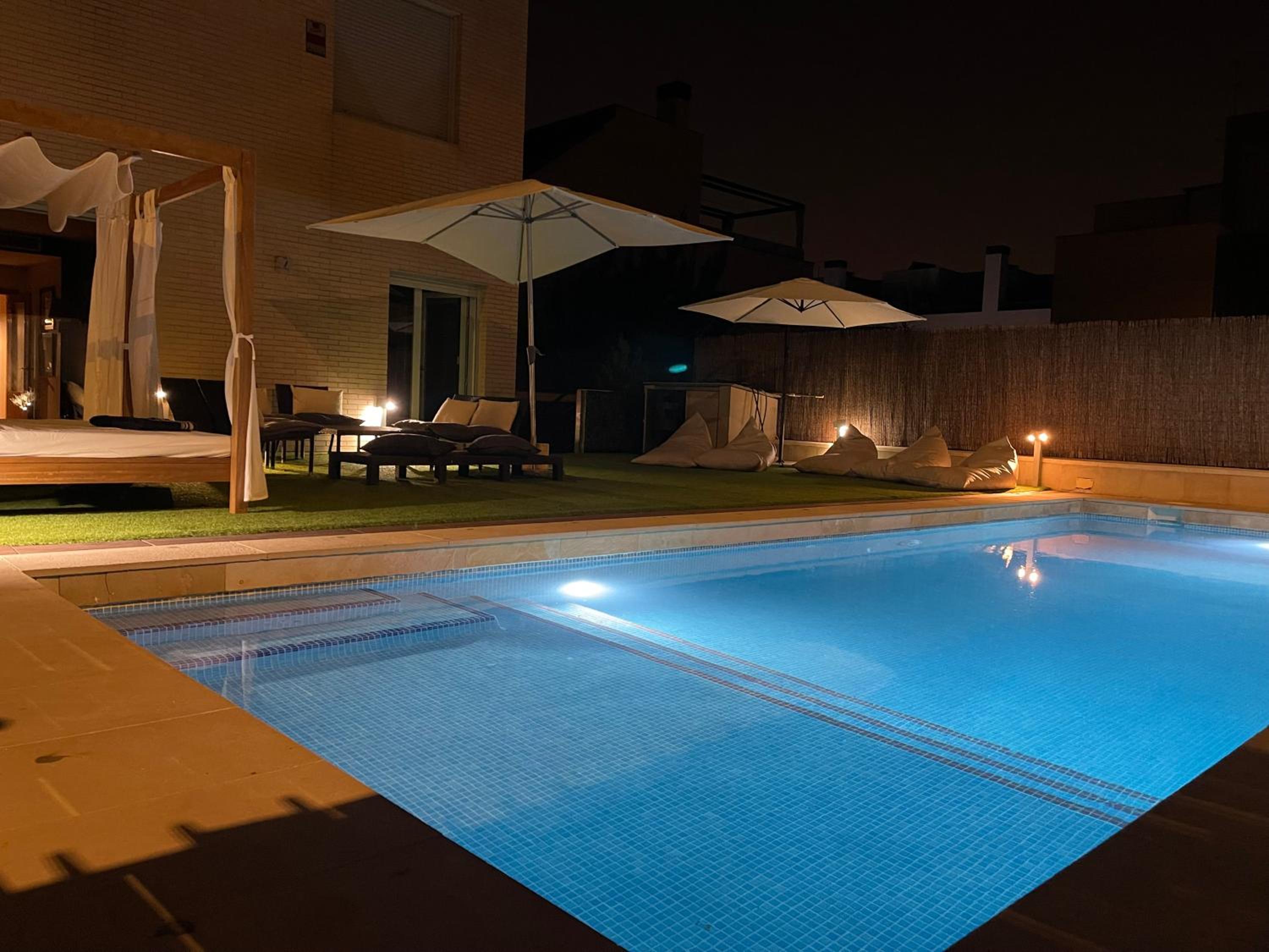 Hotel Valdevebas Chalet con Piscina - Image 1