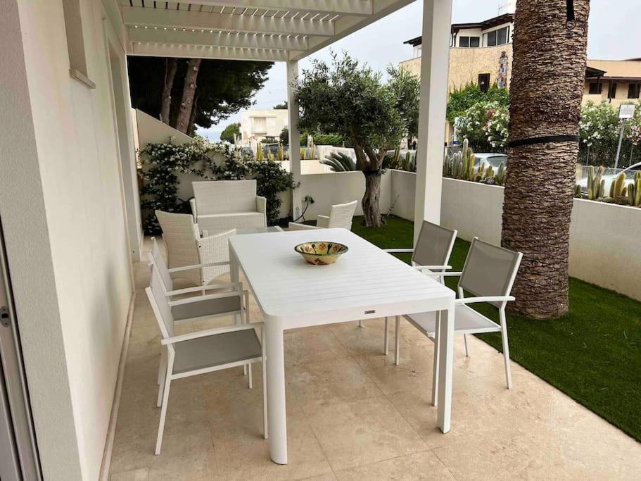 Villa Ippolita - 2 Bedrooms Apartment with Exclusive Garden photo 4