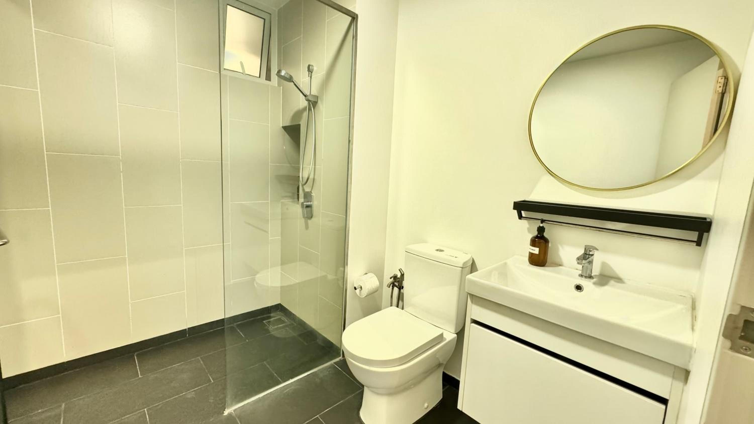 UNA Serviced Apartment by manatidur