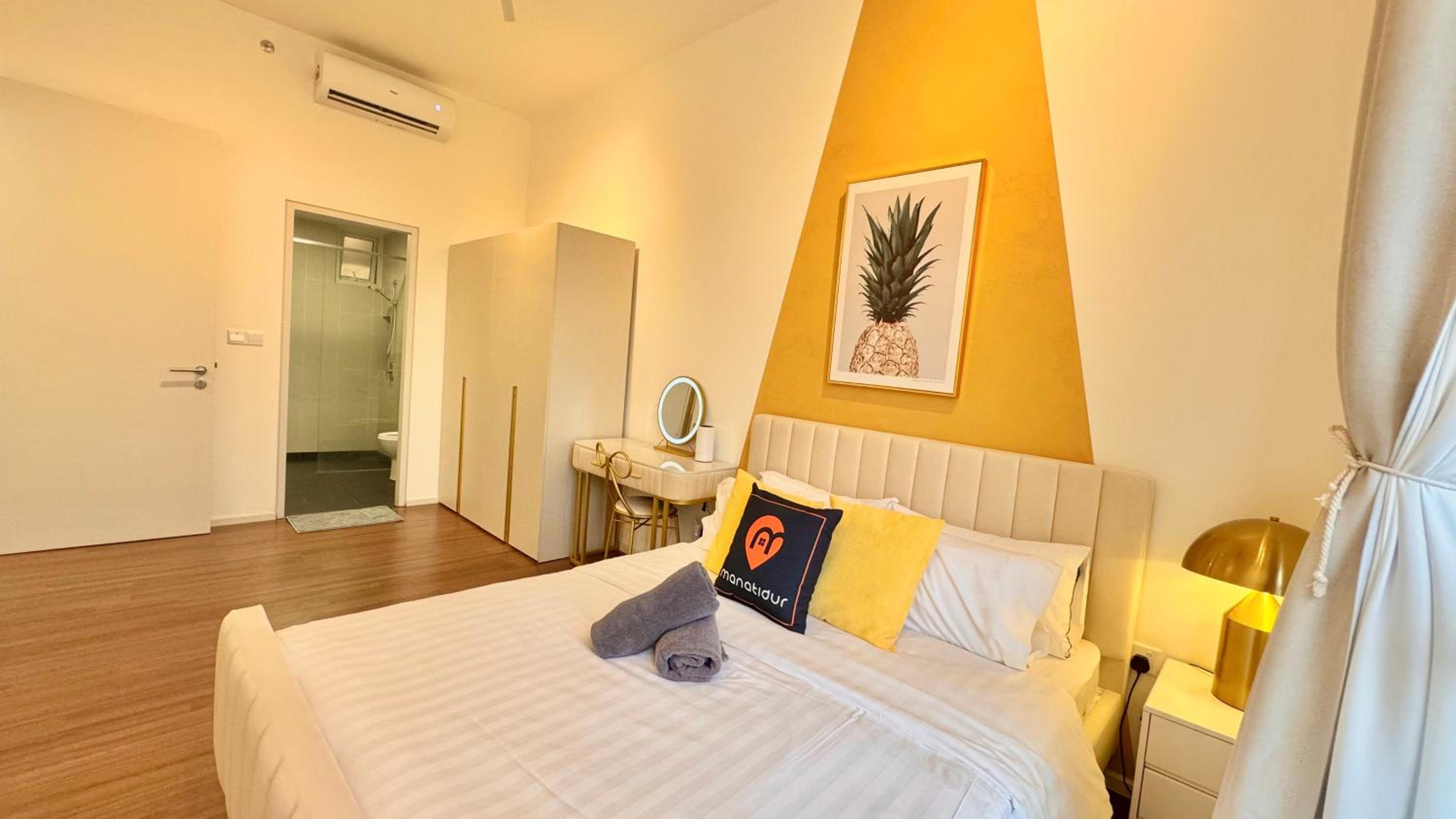 UNA Serviced Apartment by manatidur