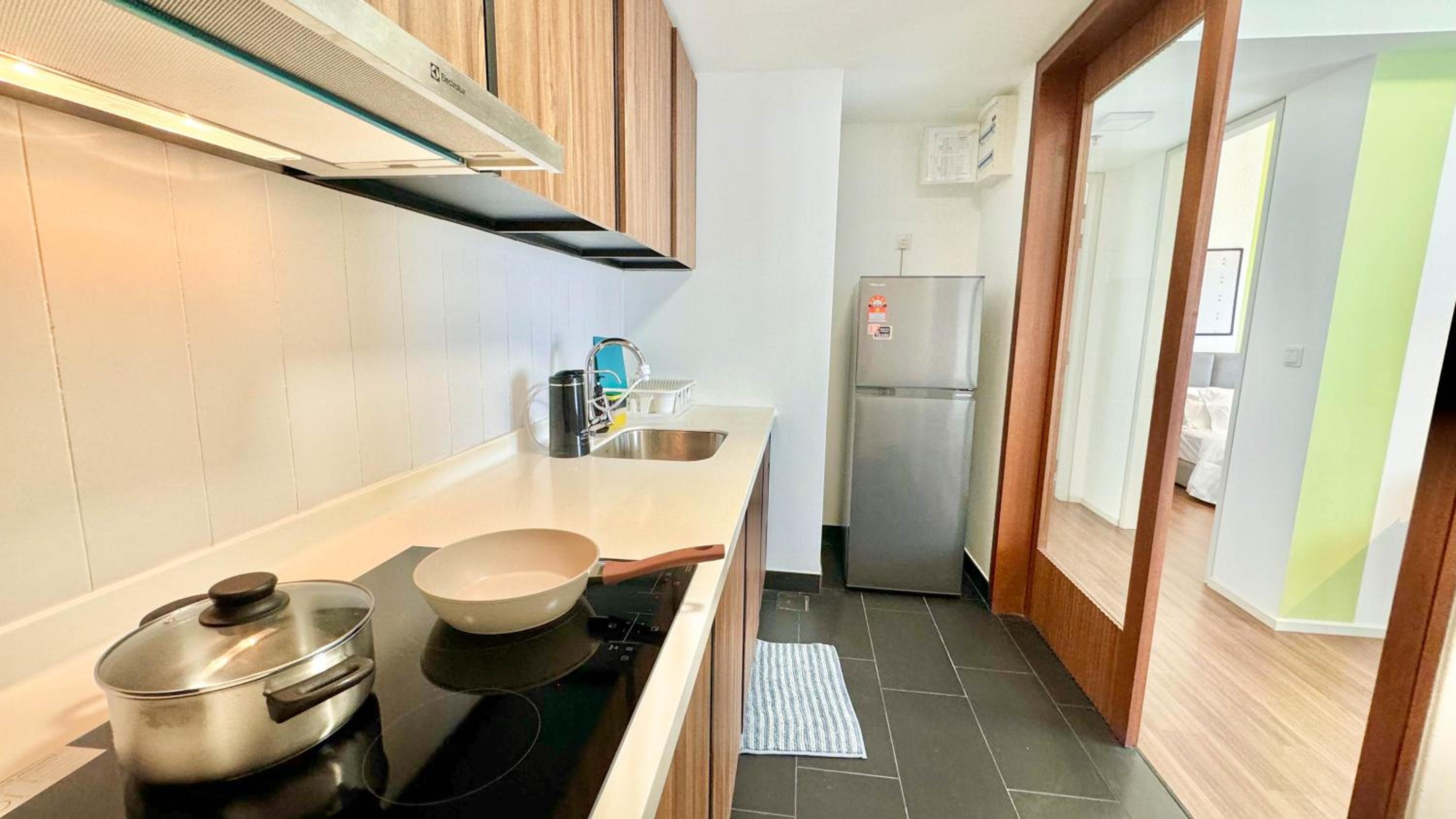 UNA Serviced Apartment by manatidur