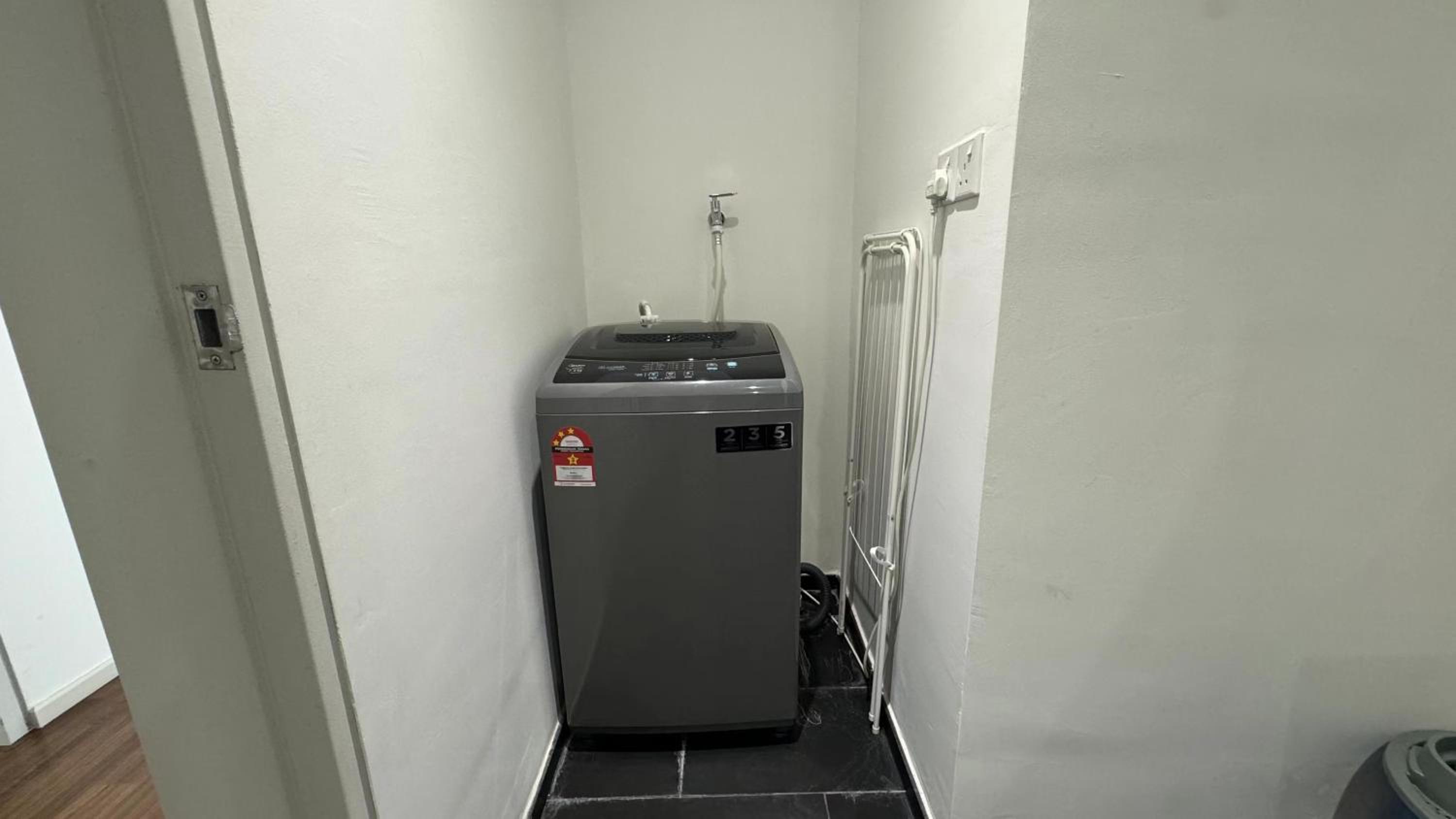 UNA Serviced Apartment by manatidur