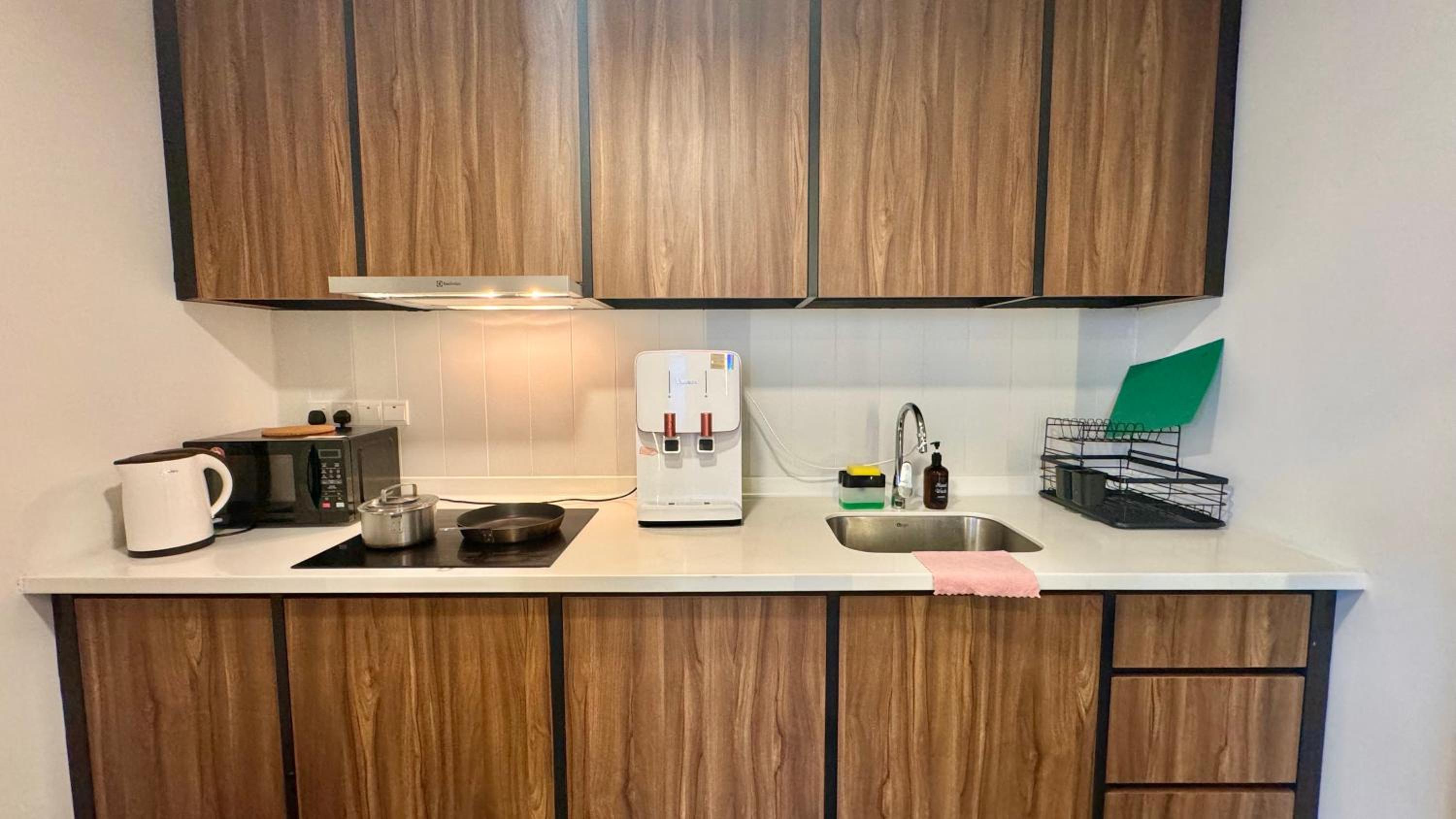 UNA Serviced Apartment by manatidur