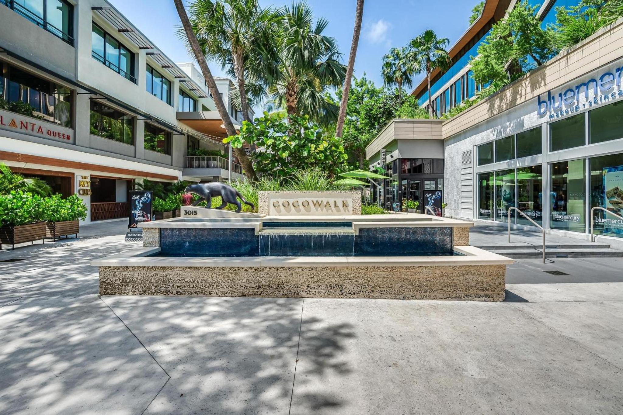 The Palms Coconut Grove 1 bedroom condo includes parking