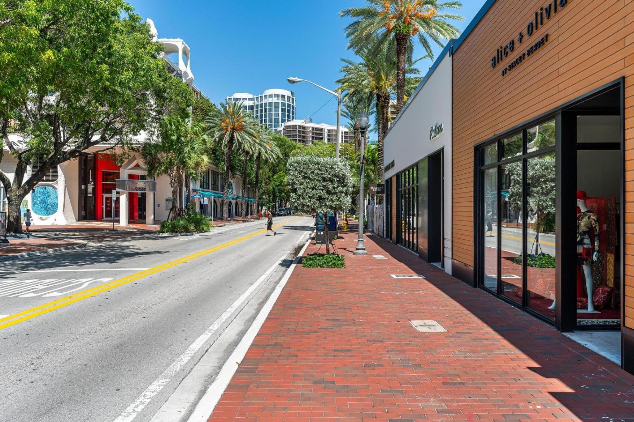 The Palms Coconut Grove 1 bedroom condo includes parking