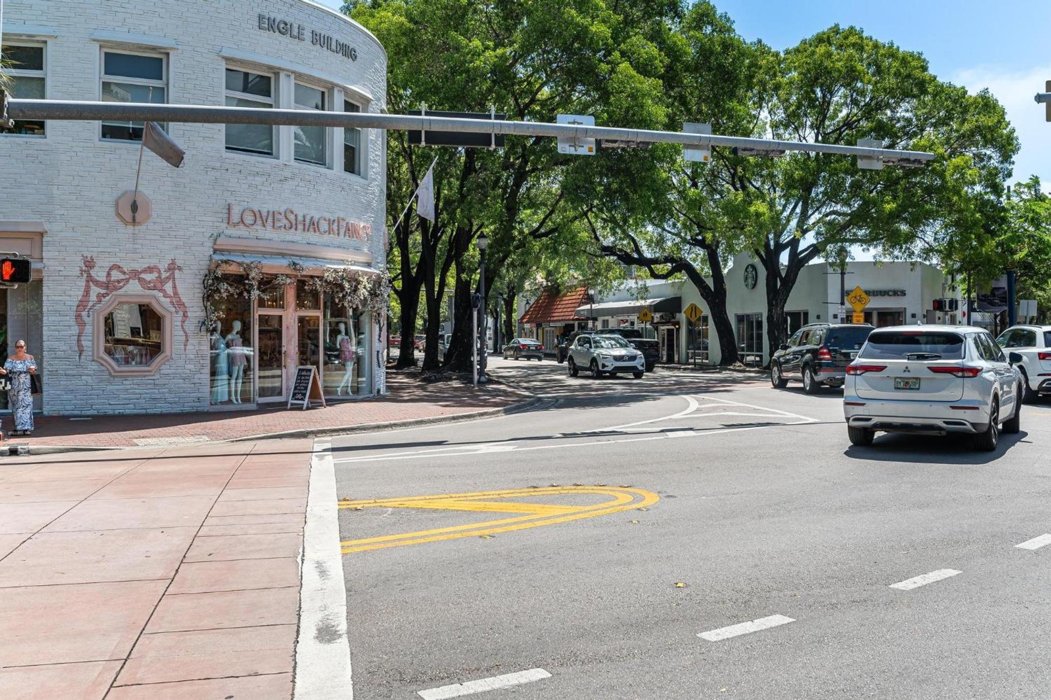 The Palms Coconut Grove 1 bedroom condo includes parking