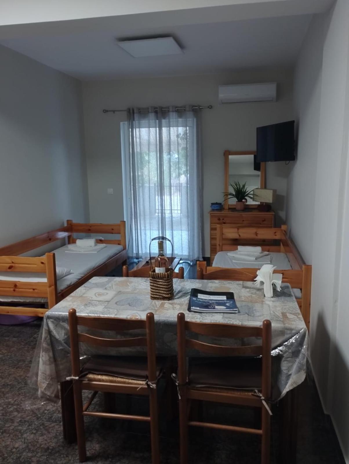 Astros Apartments