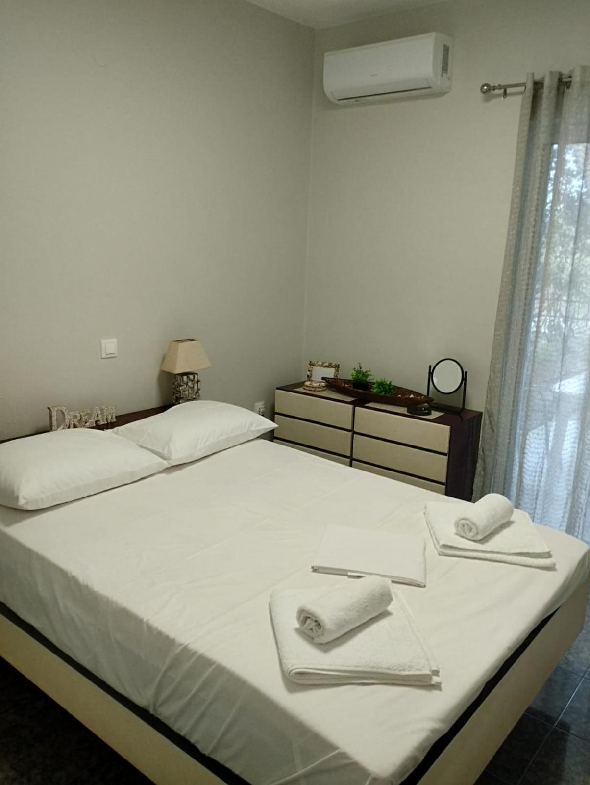 Astros Apartments