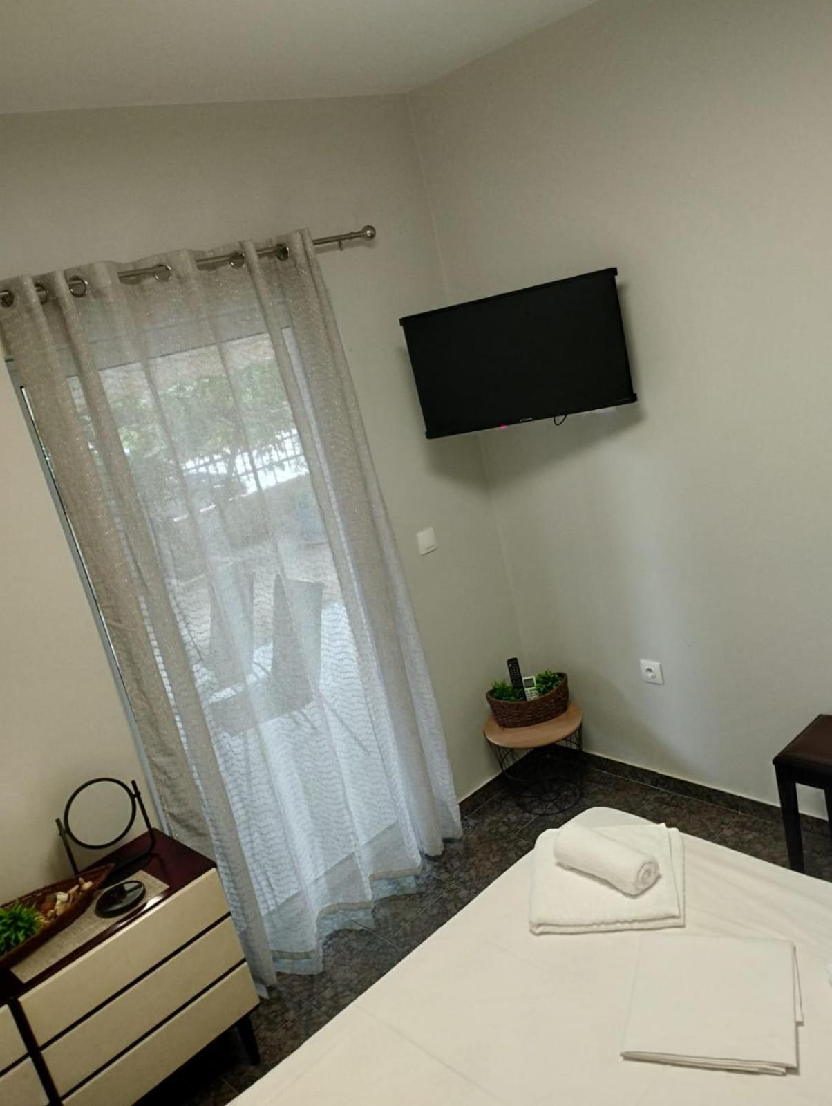 Astros Apartments