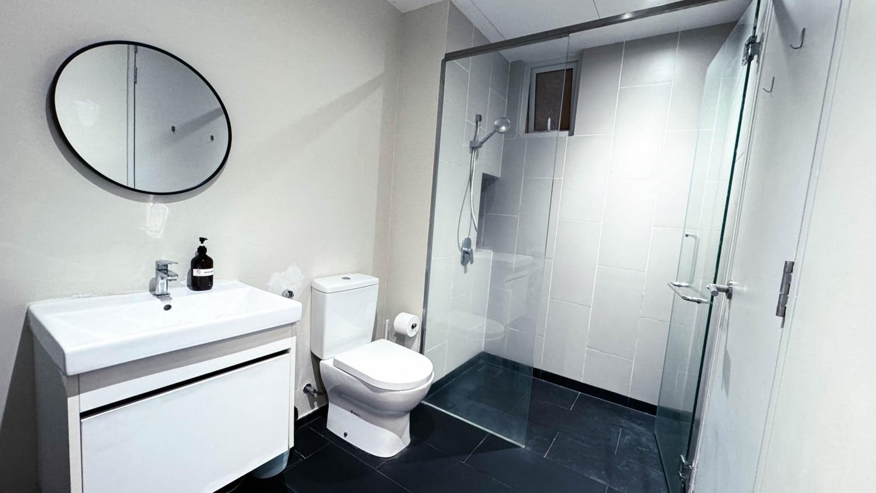 UNA Serviced Apartment by manatidur