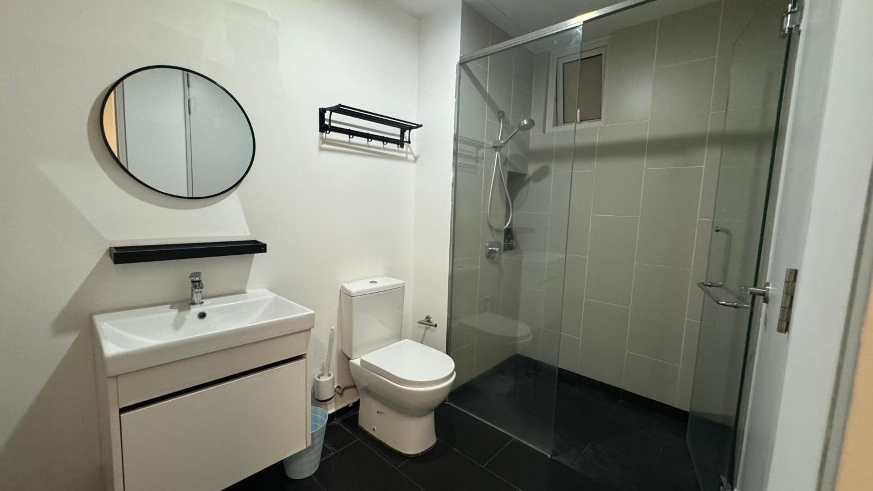 UNA Serviced Apartment by manatidur