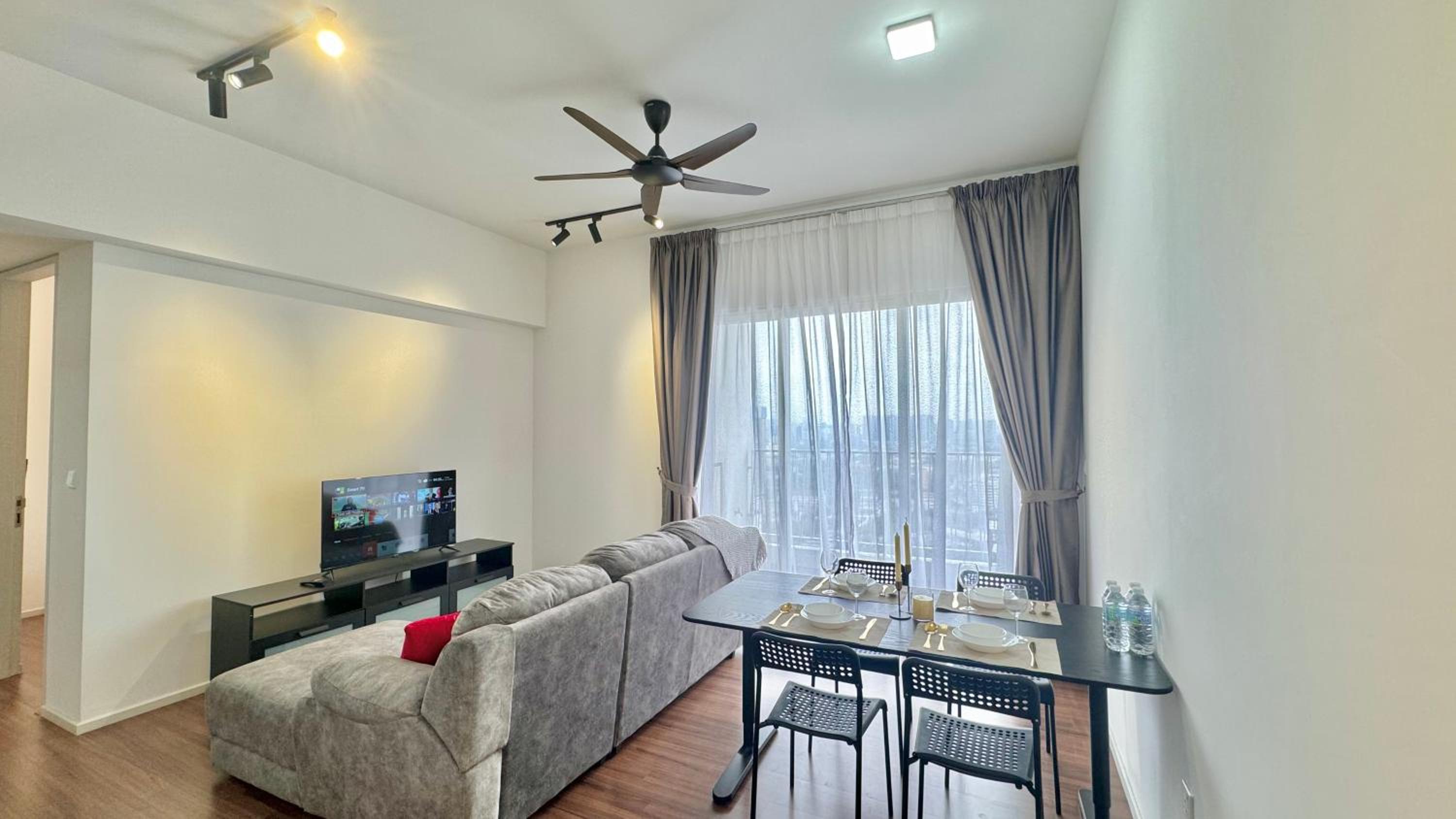 UNA Serviced Apartment by manatidur