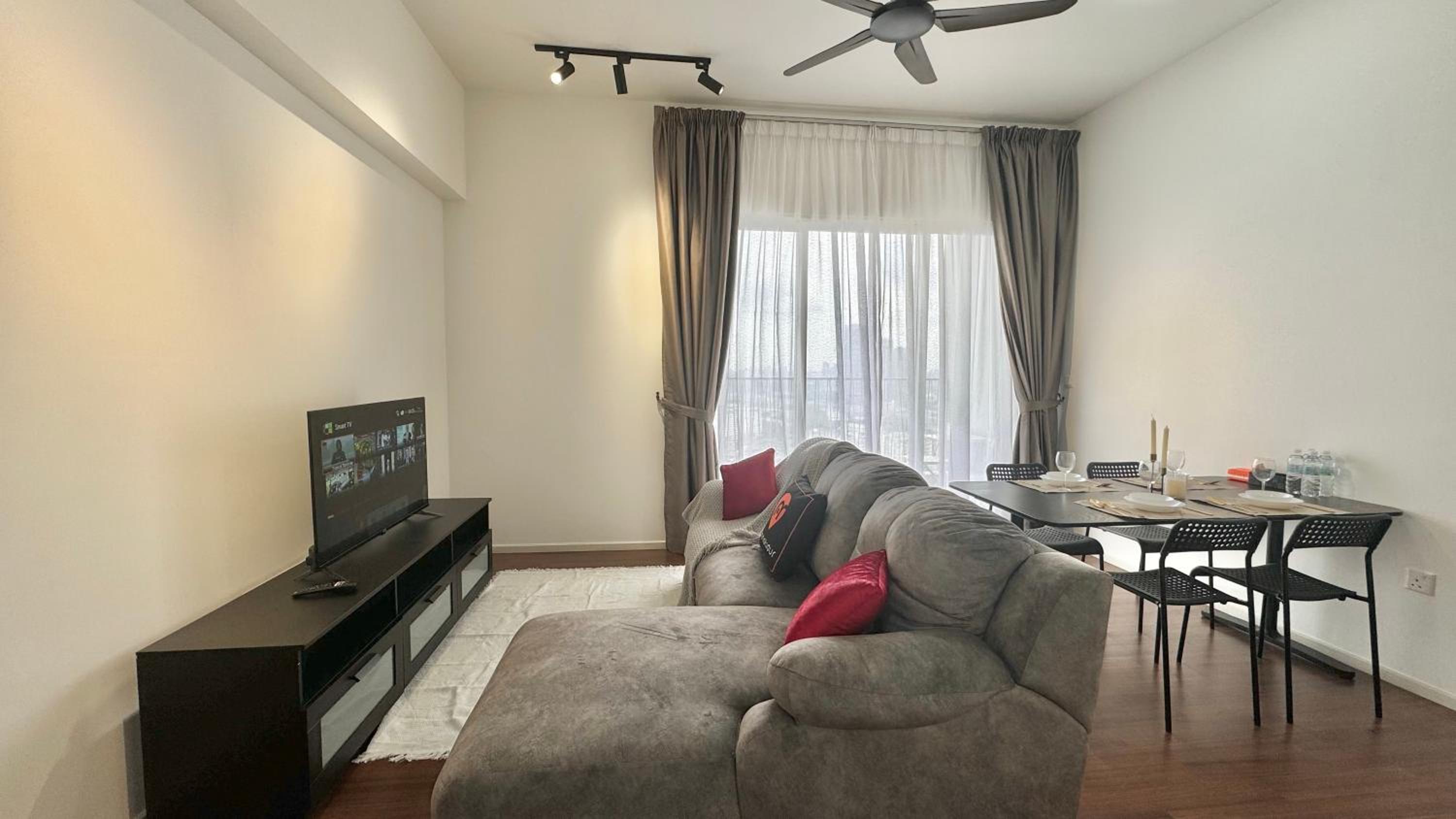 UNA Serviced Apartment by manatidur