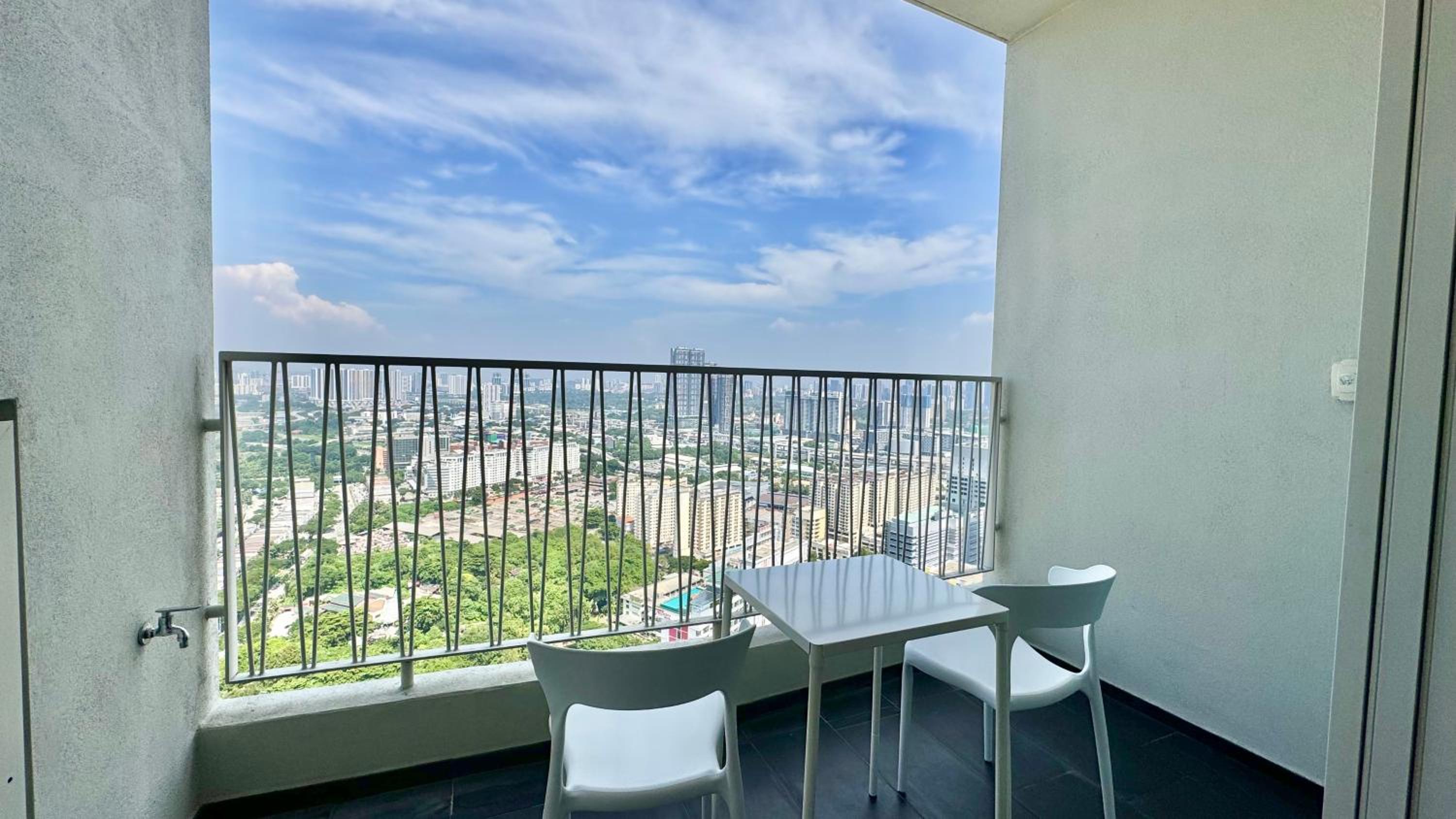 UNA Serviced Apartment by manatidur