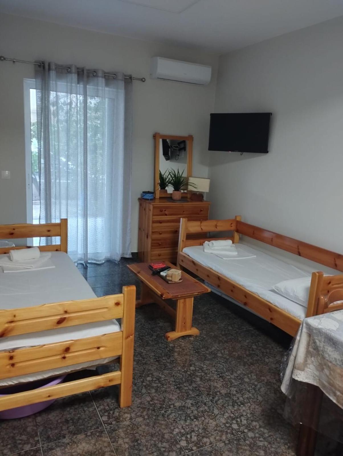 Astros Apartments