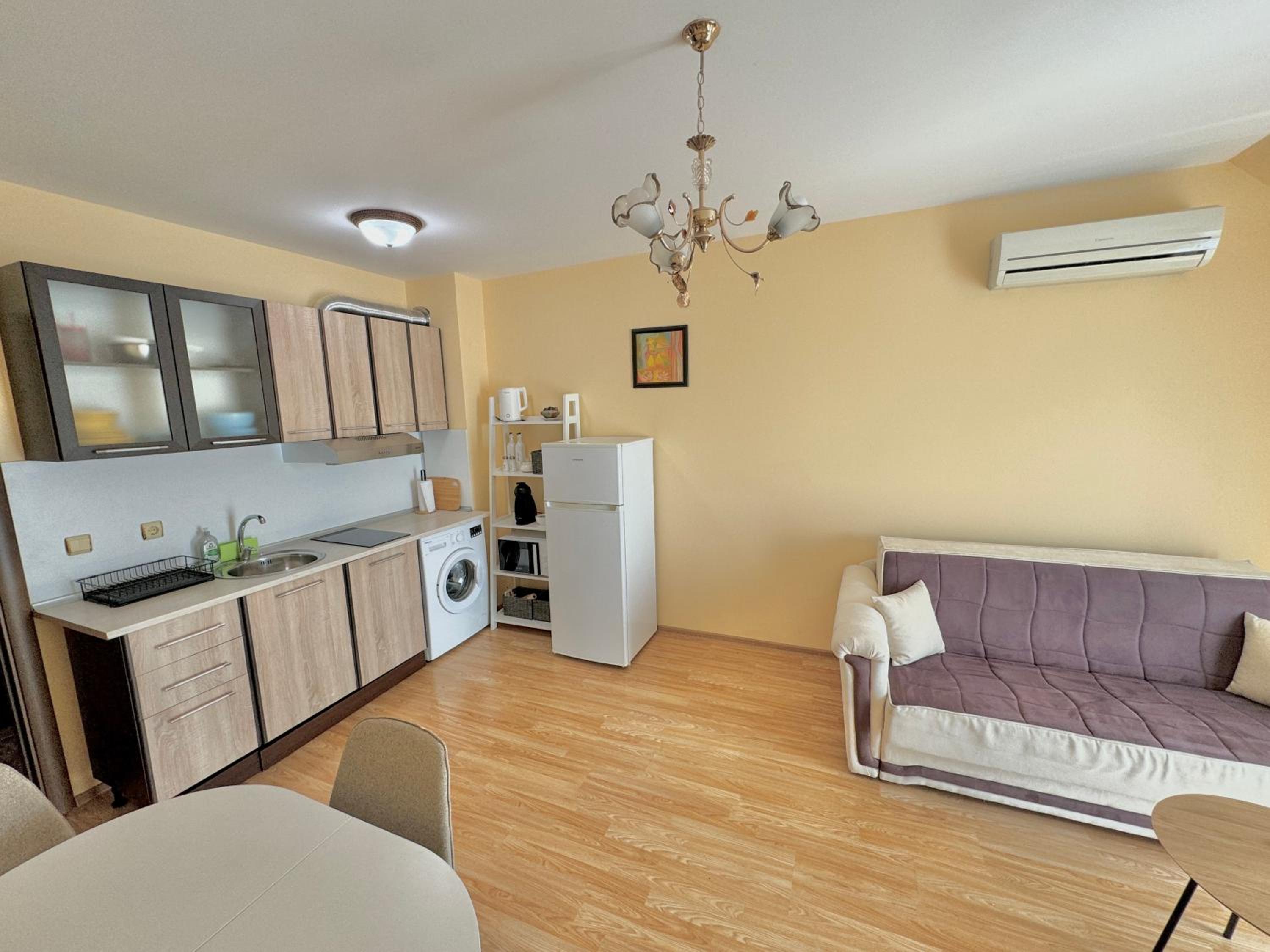 Golden Hermes Apartments