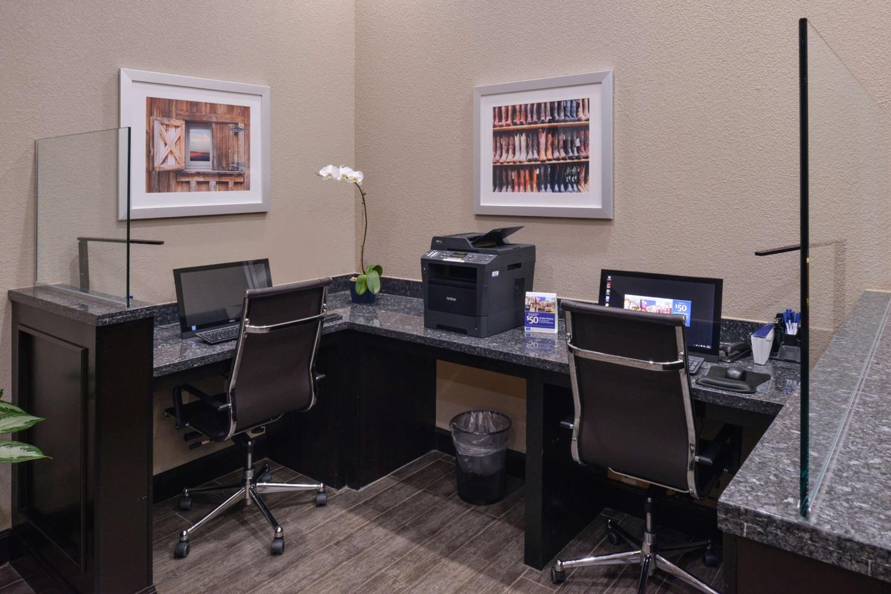 Best Western Plus Lake Jackson Inn  Suites - Property Image 12