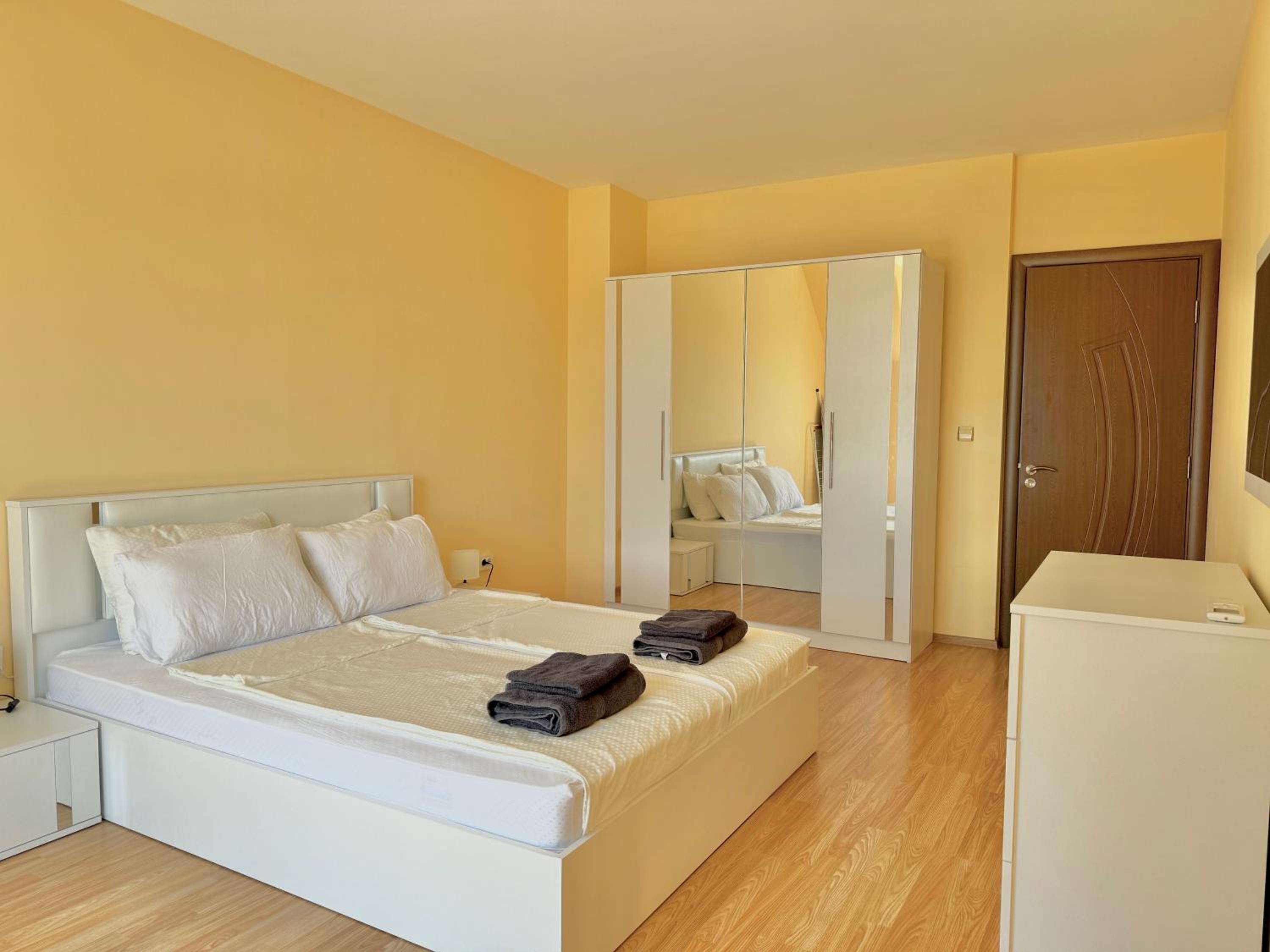 Golden Hermes Apartments
