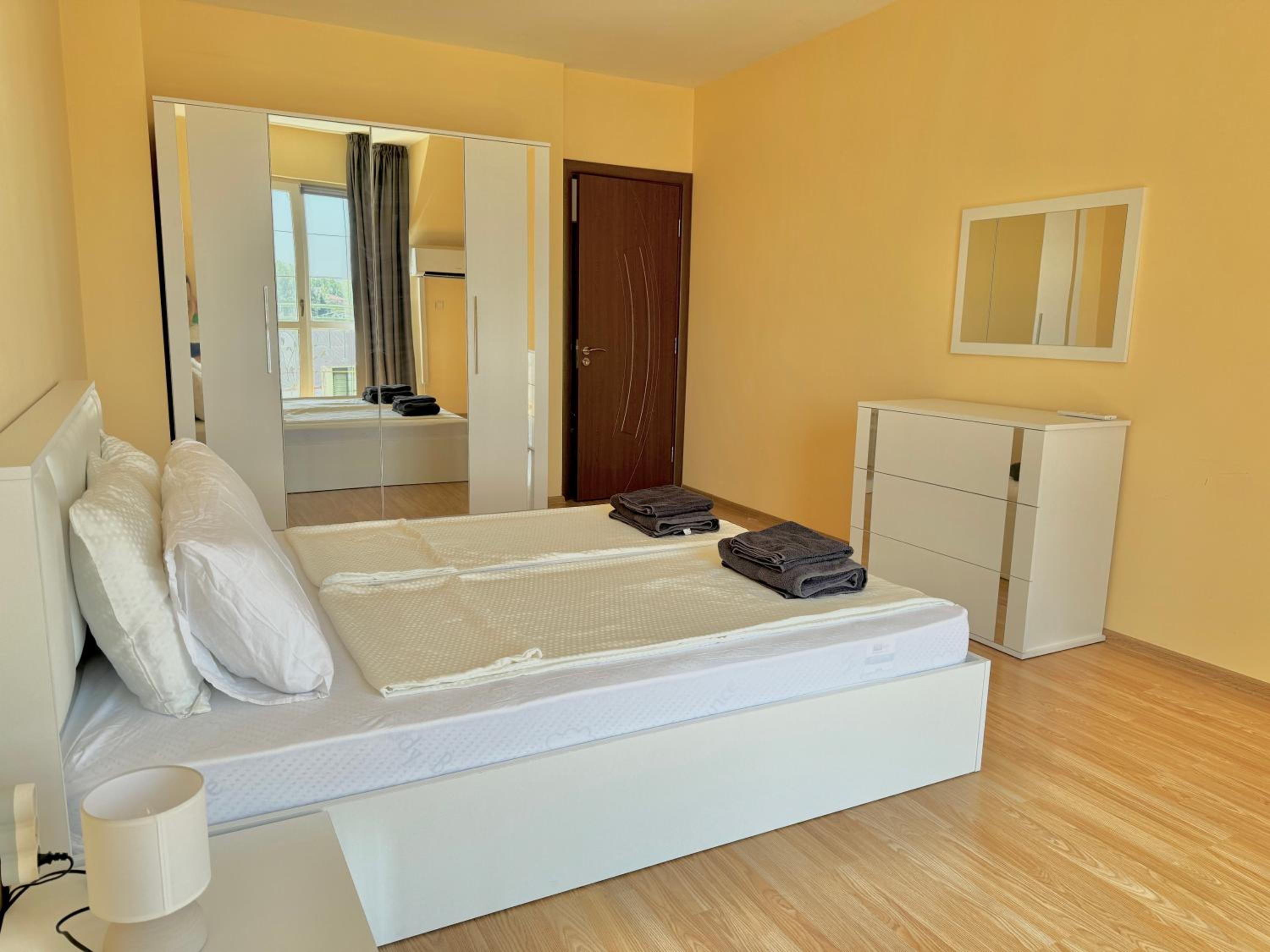 Golden Hermes Apartments