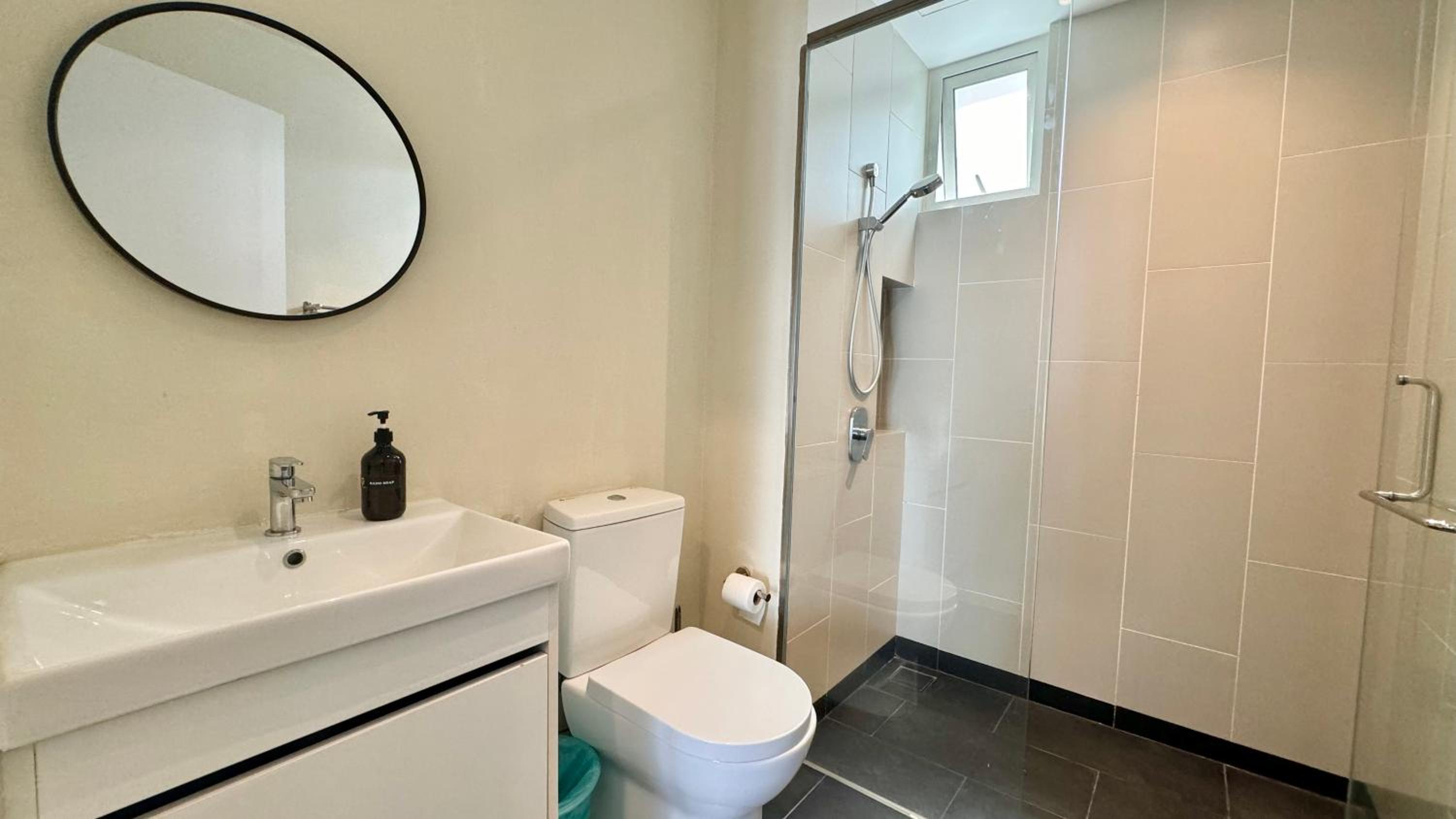 UNA Serviced Apartment by manatidur