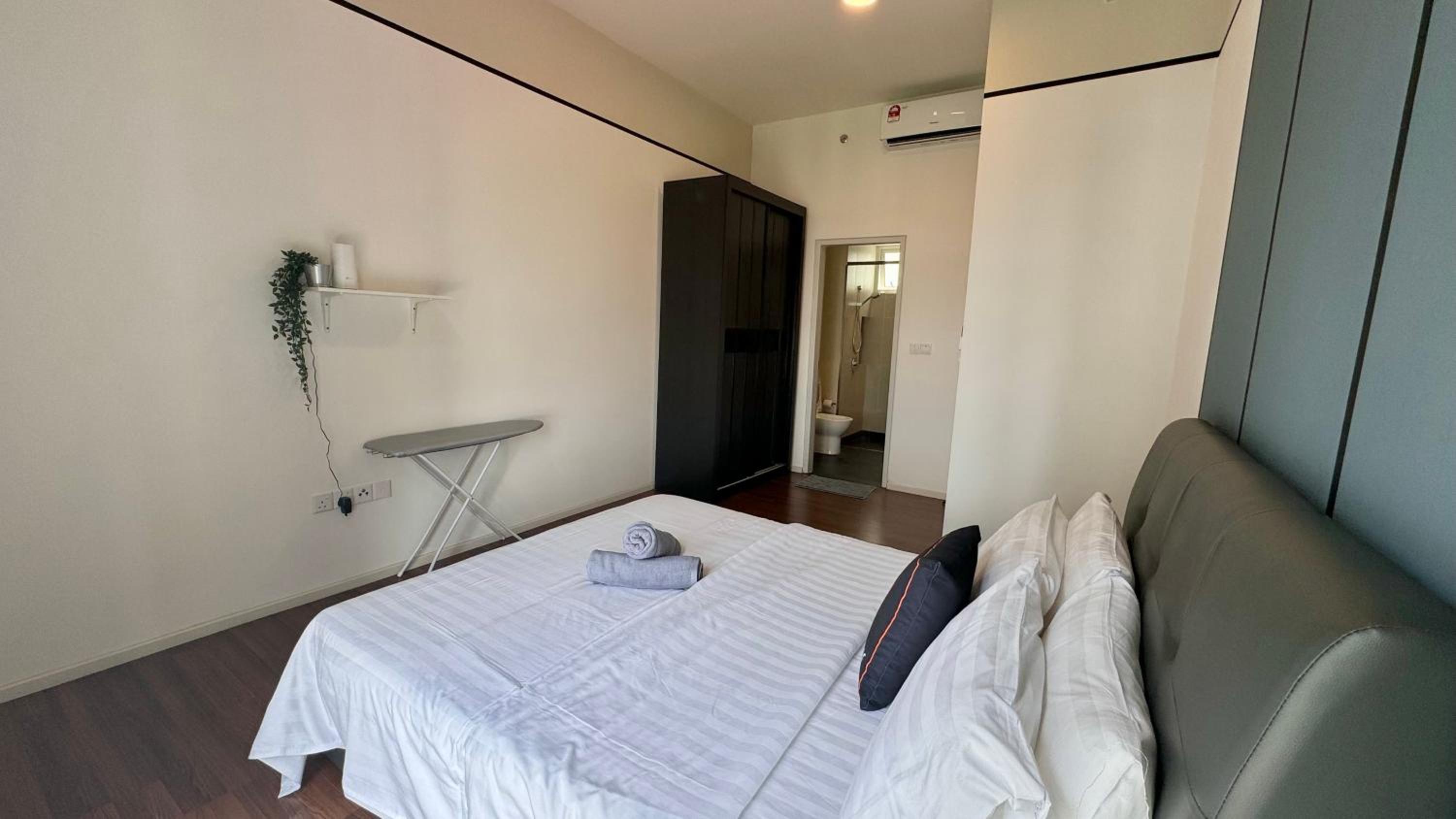 UNA Serviced Apartment by manatidur