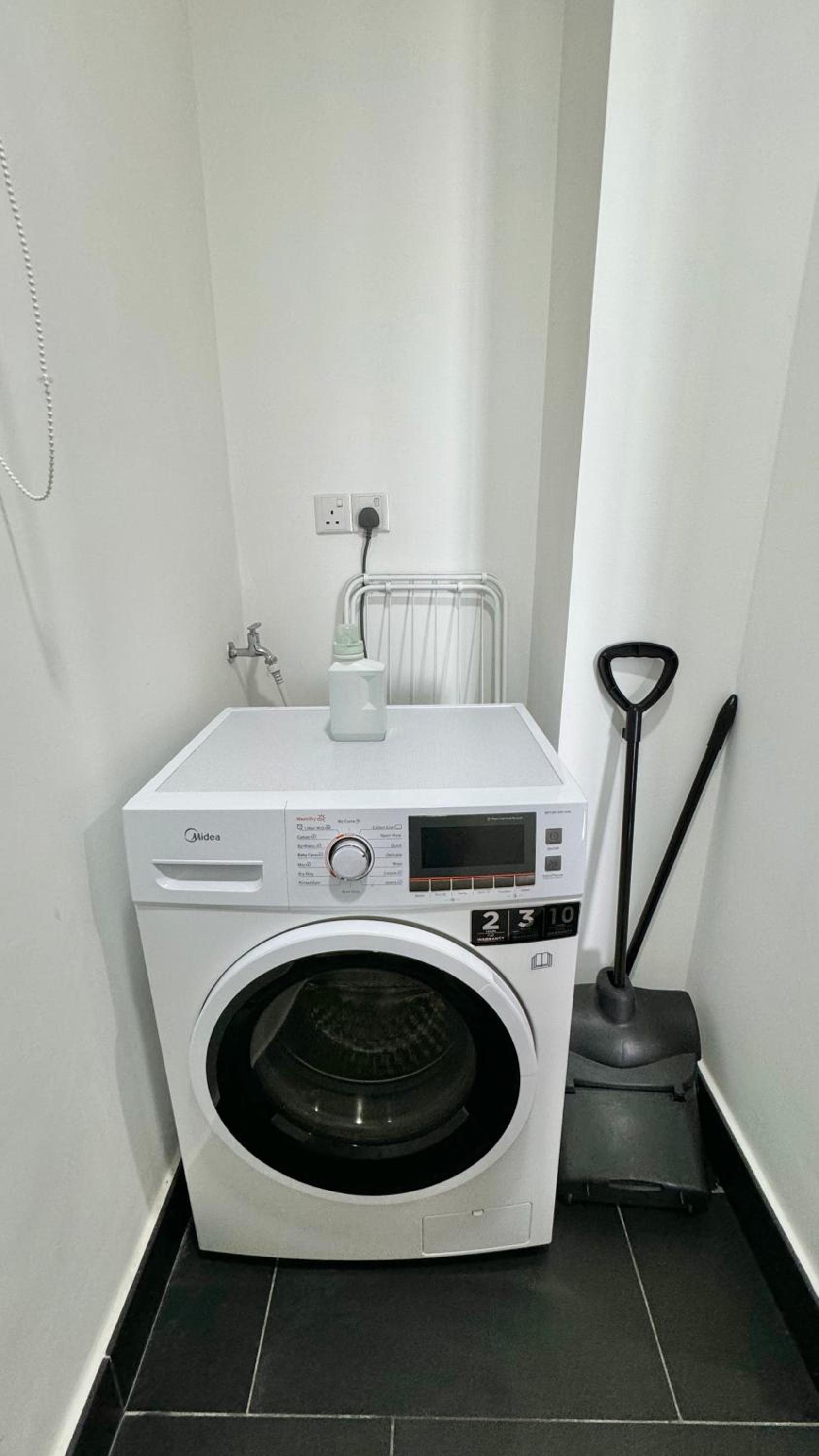 UNA Serviced Apartment by manatidur