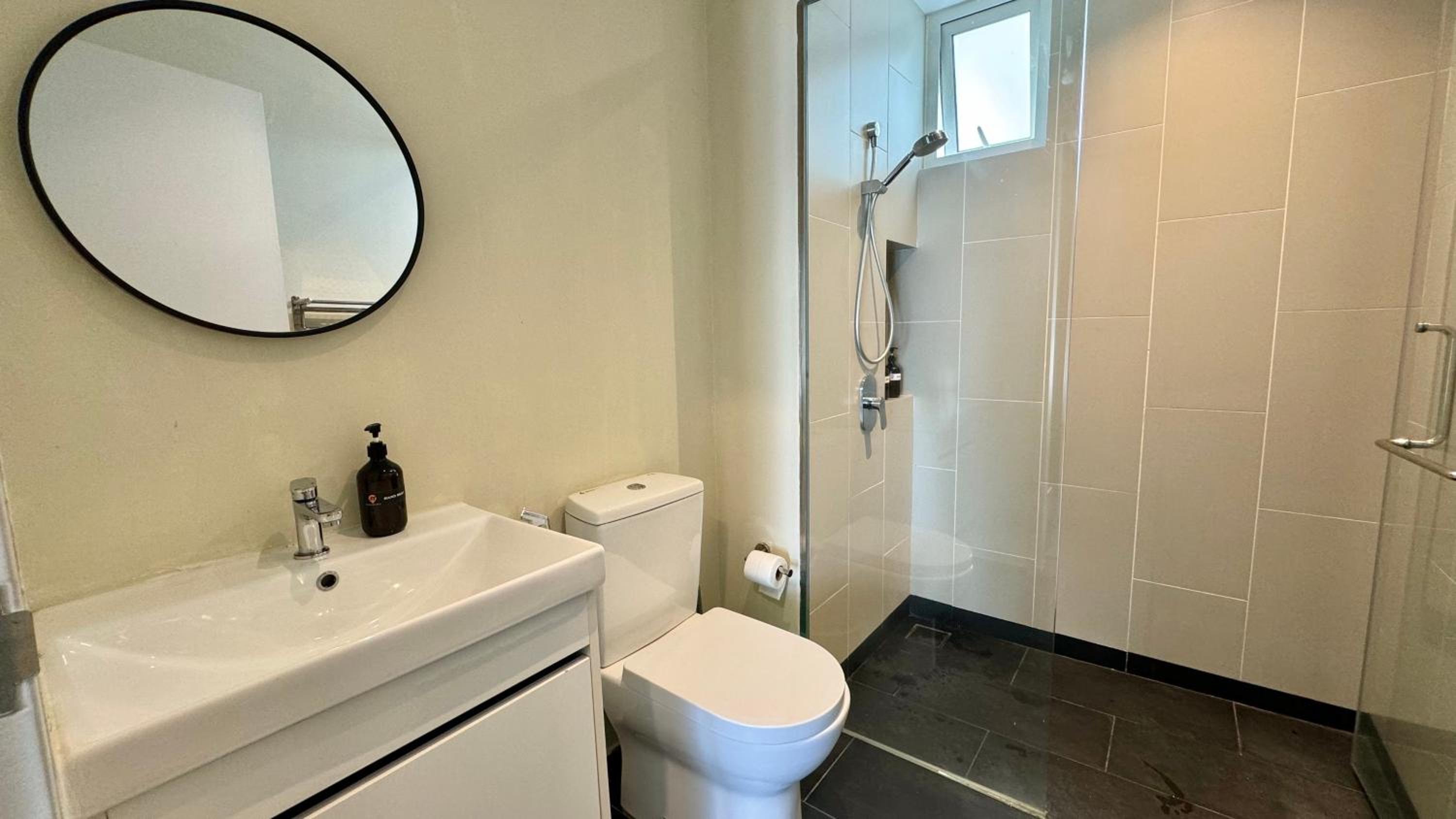 UNA Serviced Apartment by manatidur