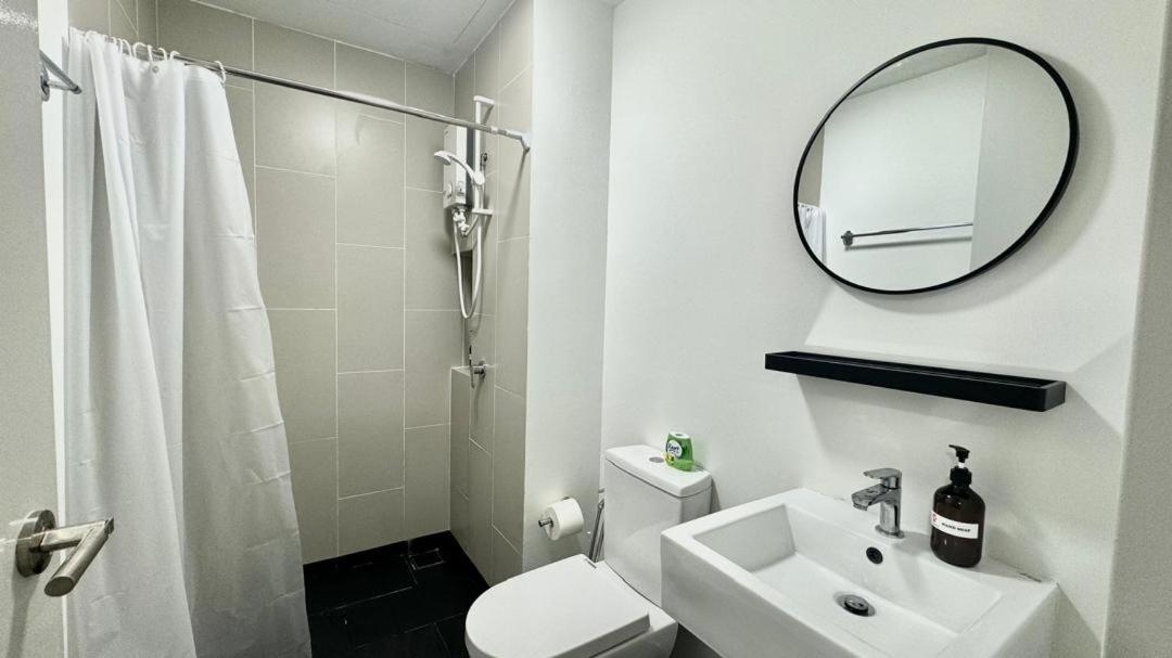 UNA Serviced Apartment by manatidur