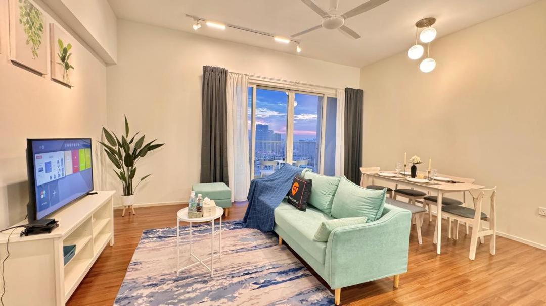 UNA Serviced Apartment by manatidur