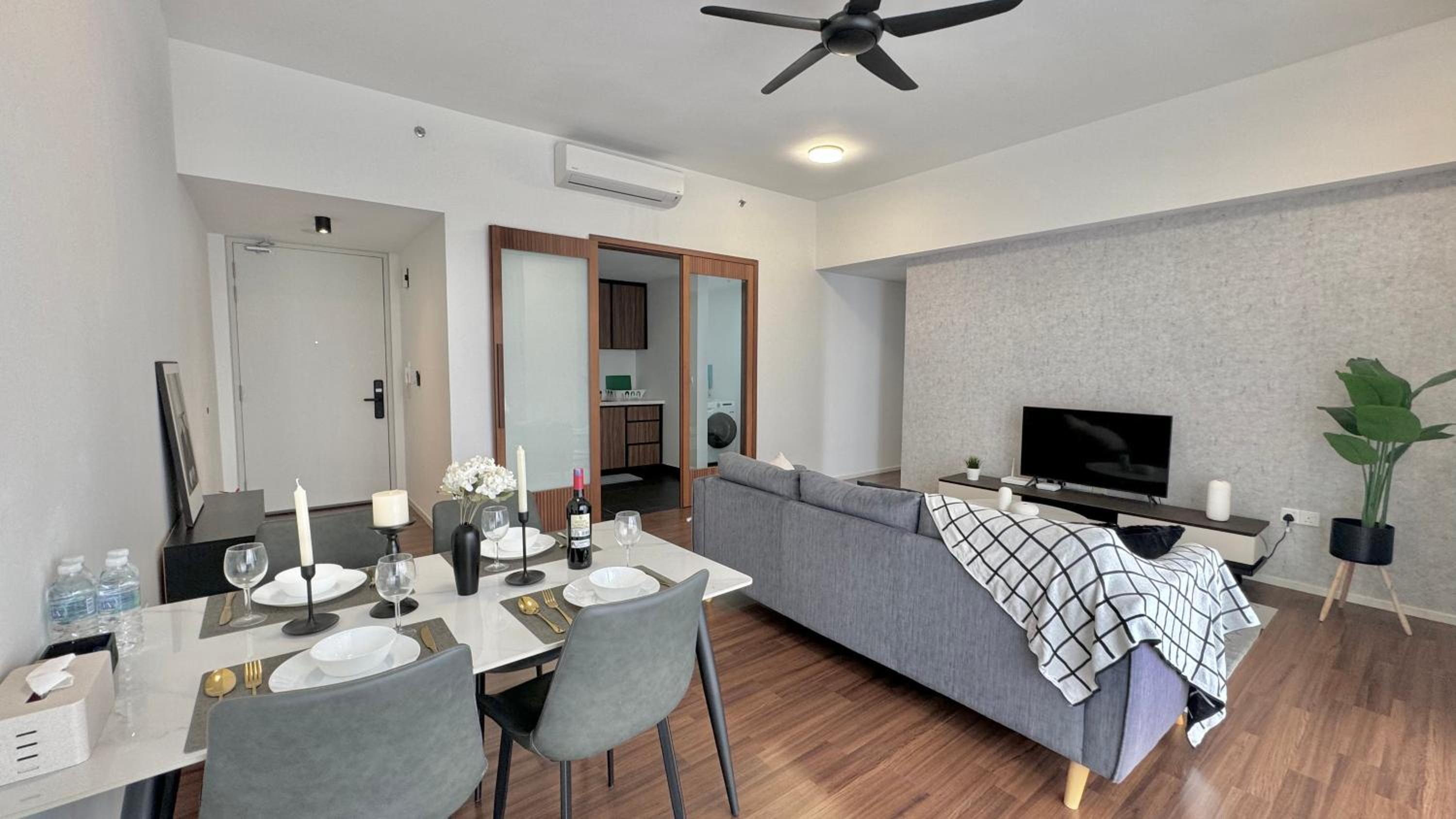UNA Serviced Apartment by manatidur