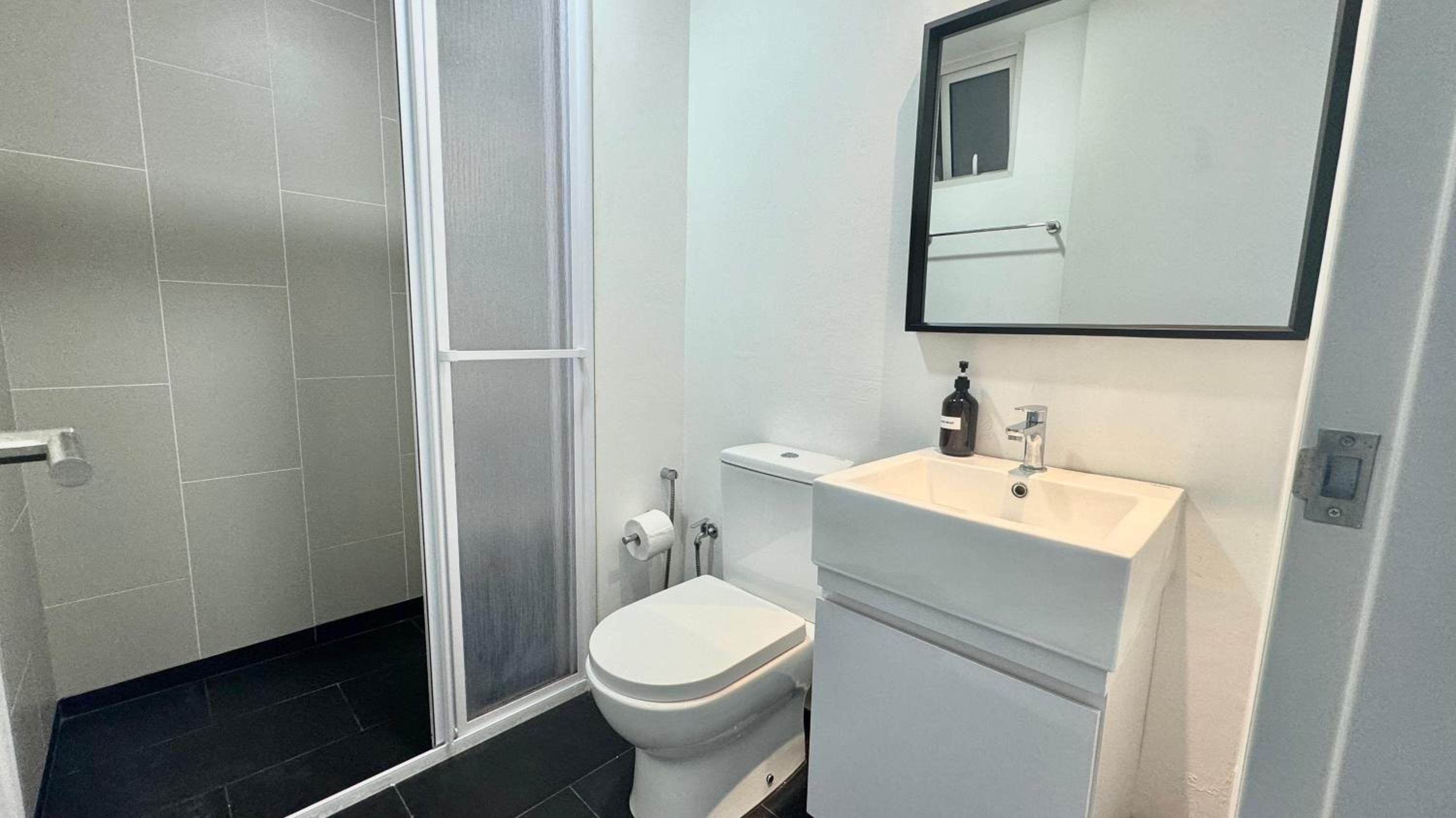 UNA Serviced Apartment by manatidur