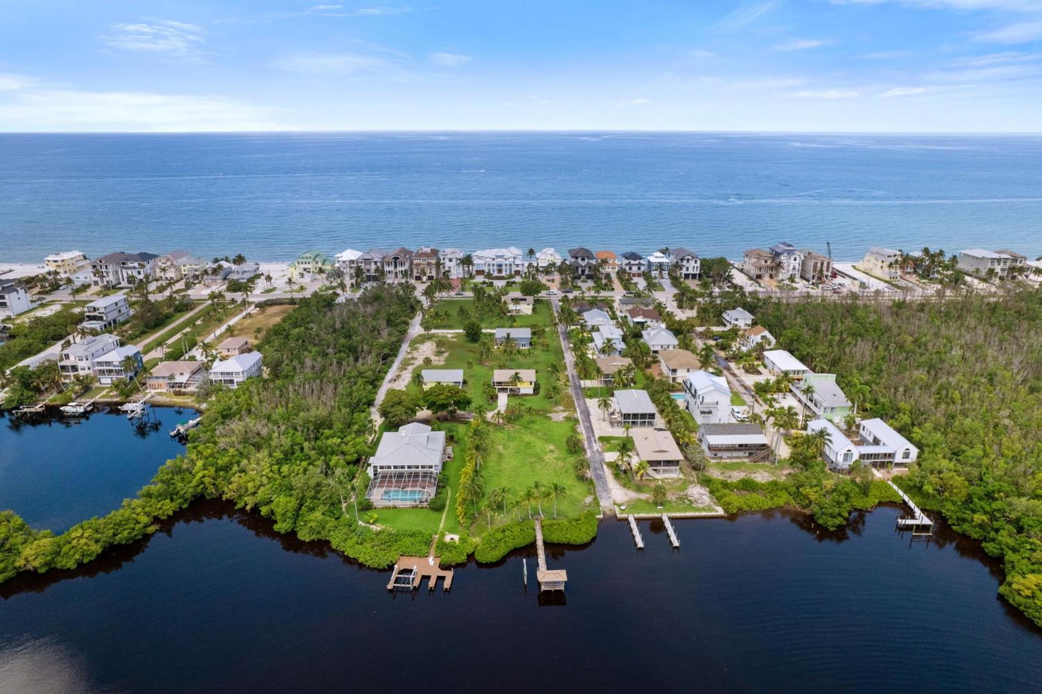 Bonita Beach Getaway, 2 Bed, 2 Bath Couples Beach Escape view 5