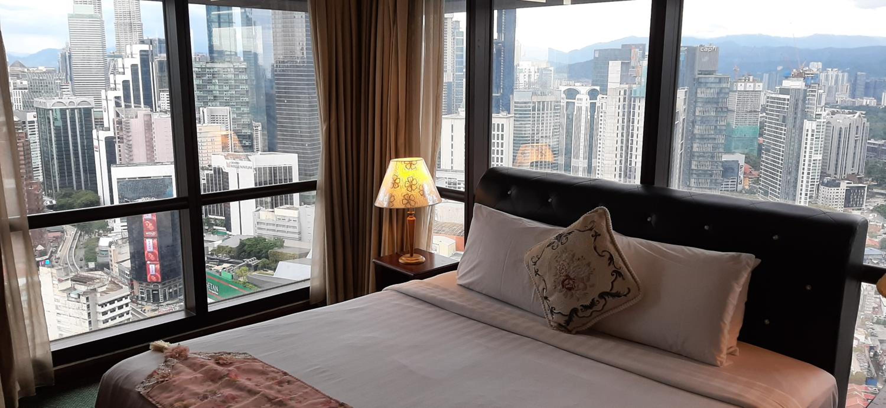 Marvelous Service Apartment Times Square kl
