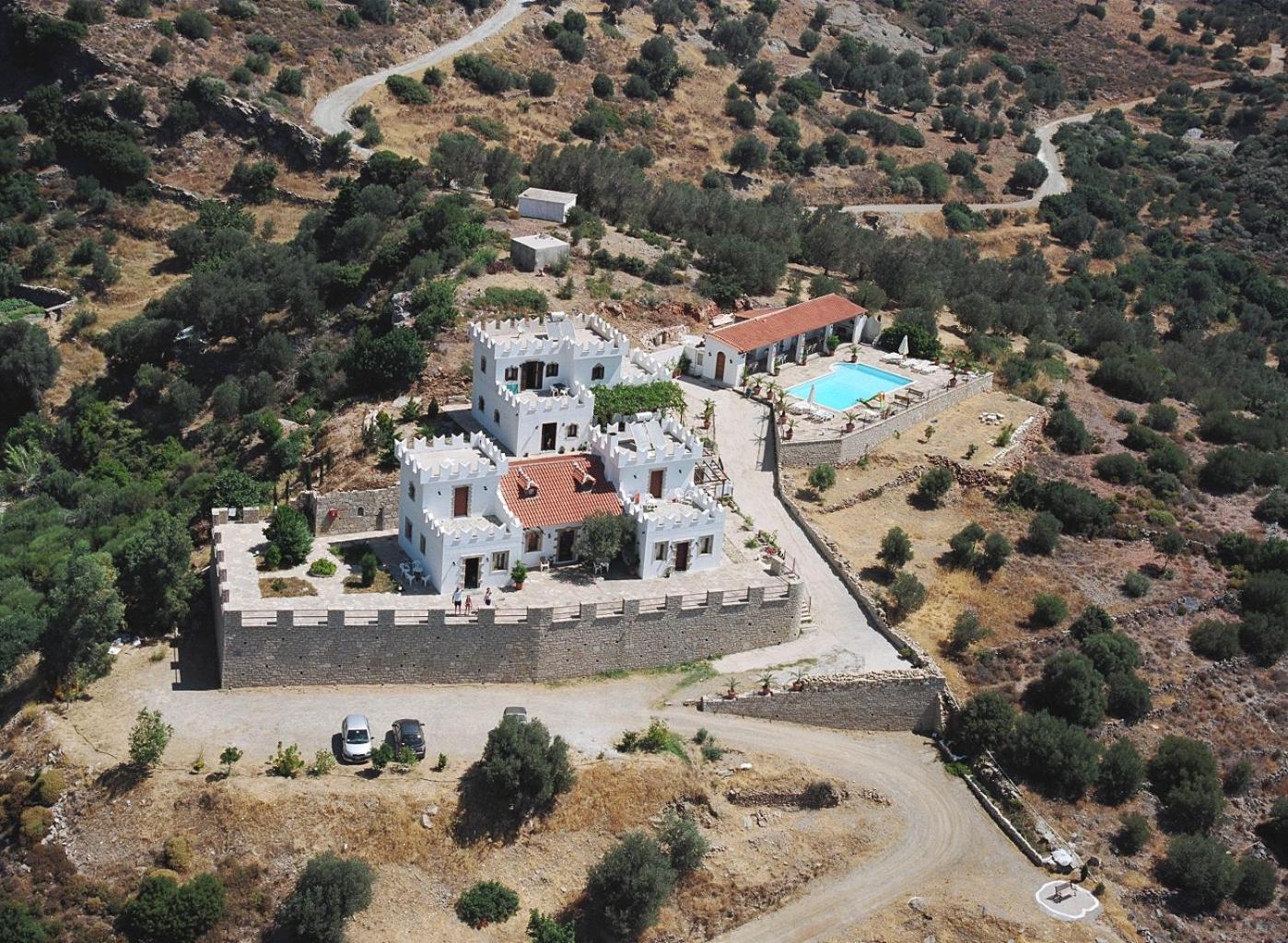 Hotel Kastro Villas - Image 1