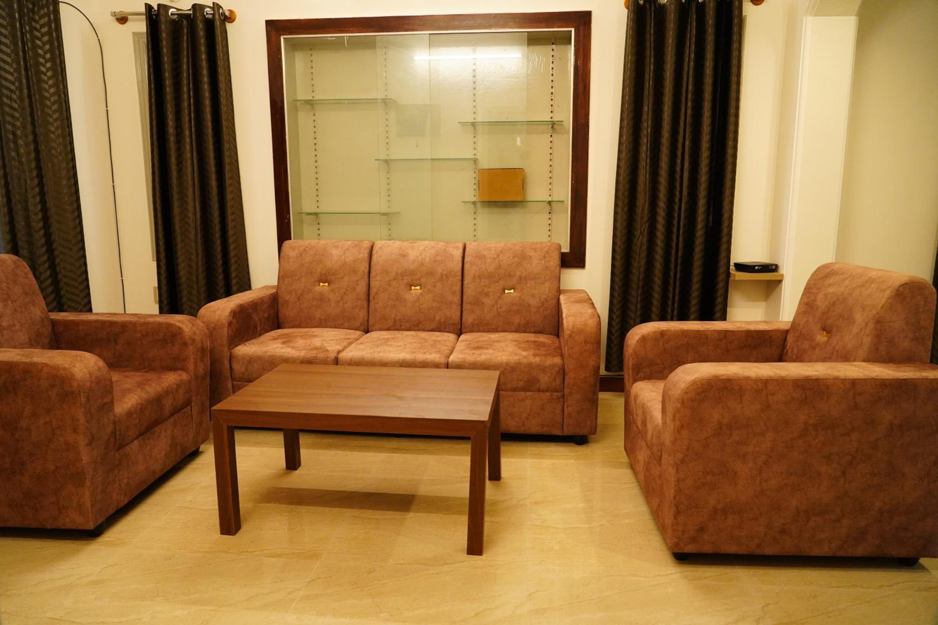 Meridian Rooms and Service Apartment view 4
