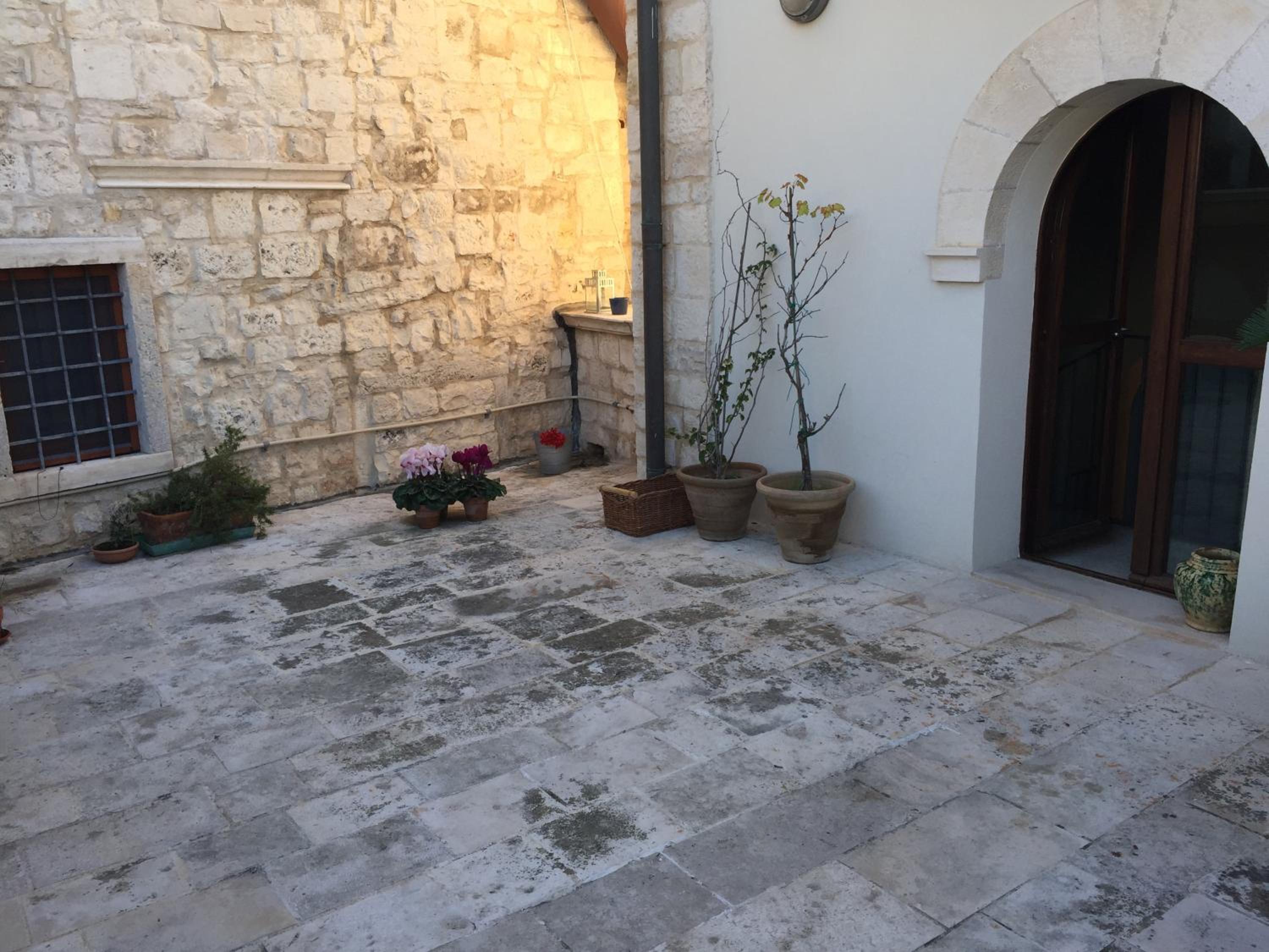 Photo 46