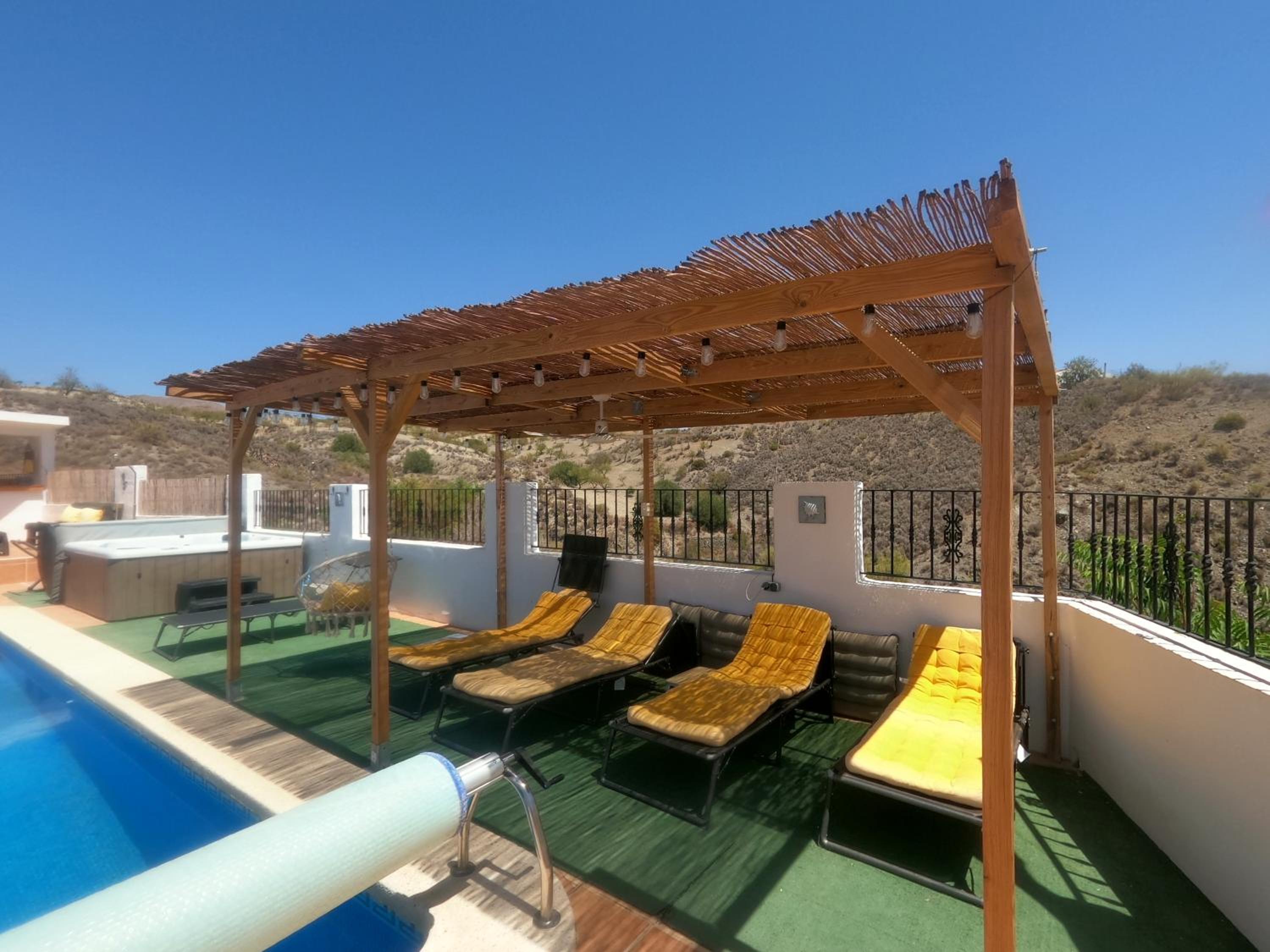 Cortijo naturista con vistas-clothing optional