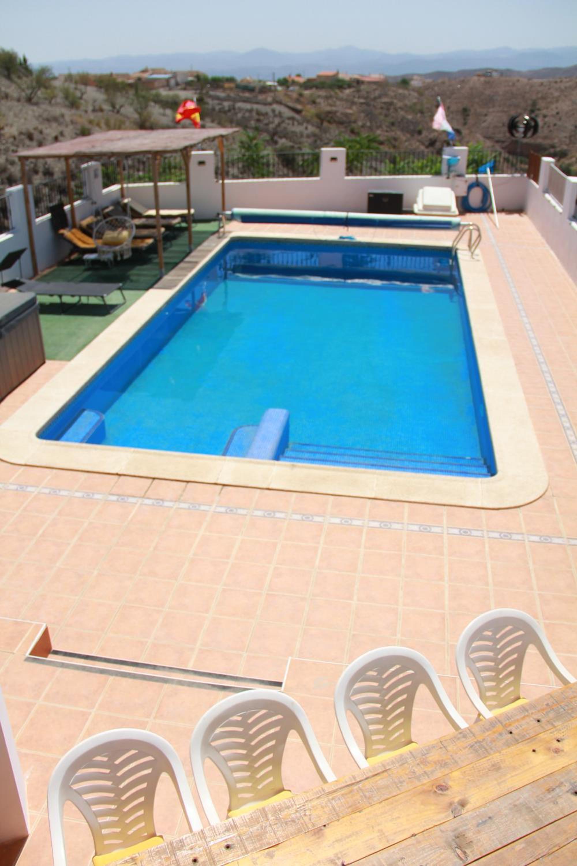 Cortijo naturista con vistas-clothing optional