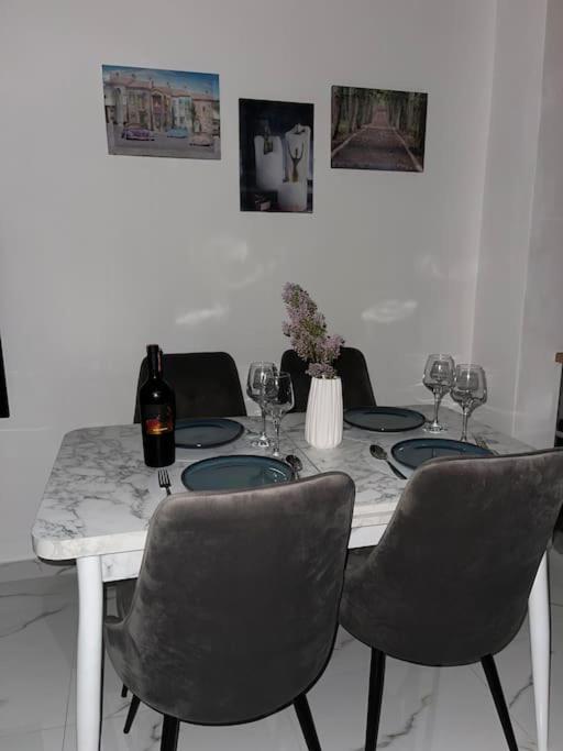 Relax apartment, Side Sea View, Golem, Albania