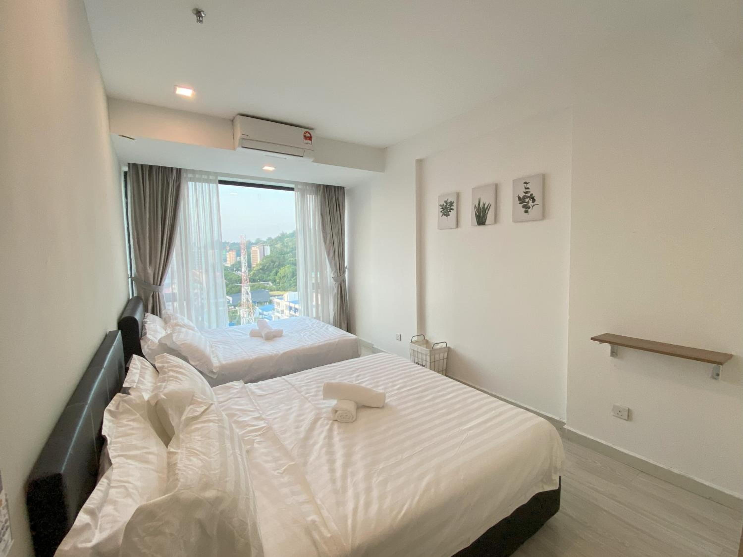 Sky Suite Kota Kinabalu-2R1B-Up to 8 pax-5 mins drive to Imago, Sutera Ave, Riverson & KKTimeSquare photo 1