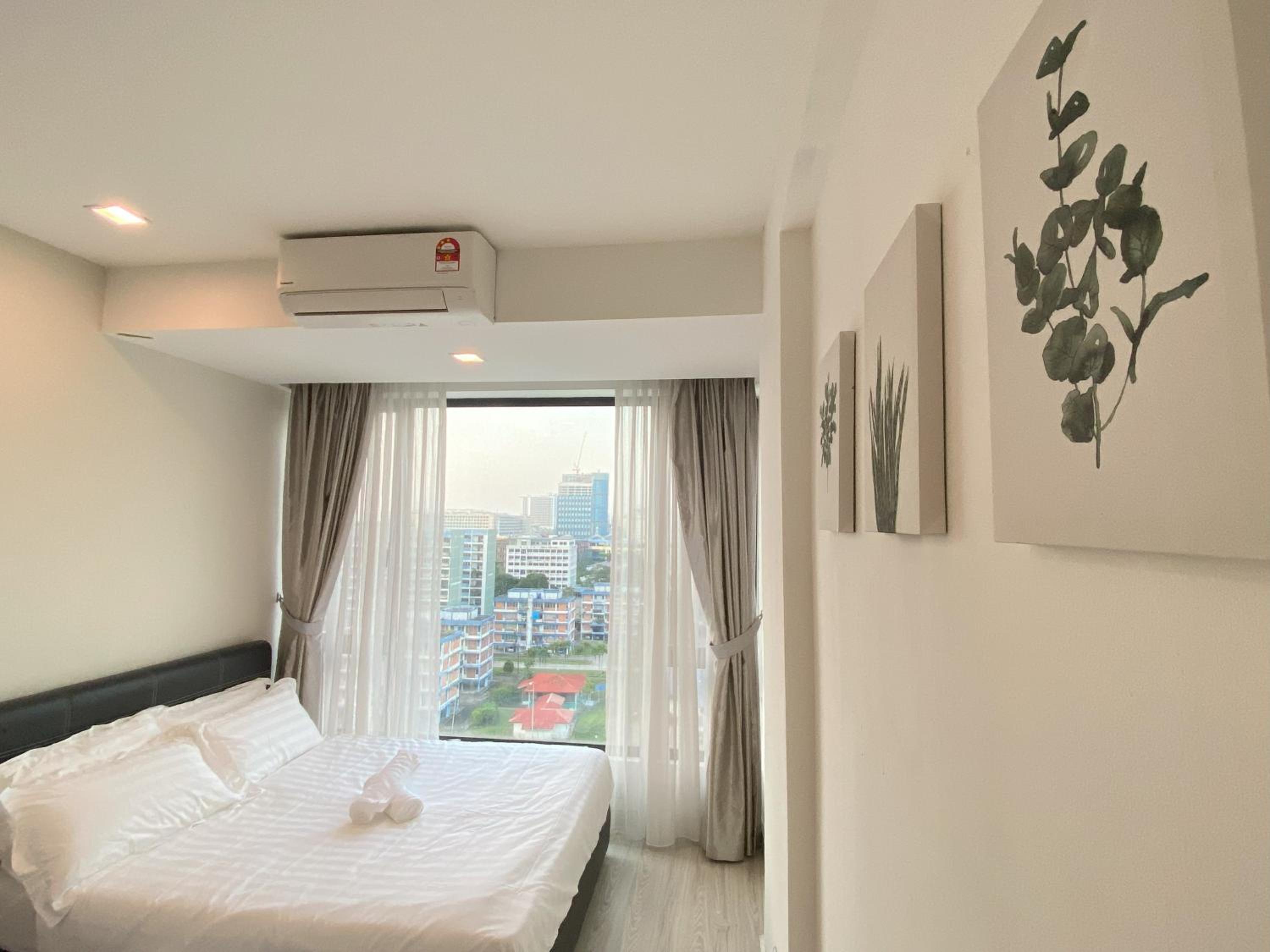 Sky Suite Kota Kinabalu-2R1B-Up to 8 pax-5 mins drive to Imago, Sutera Ave, Riverson & KKTimeSquare photo 6